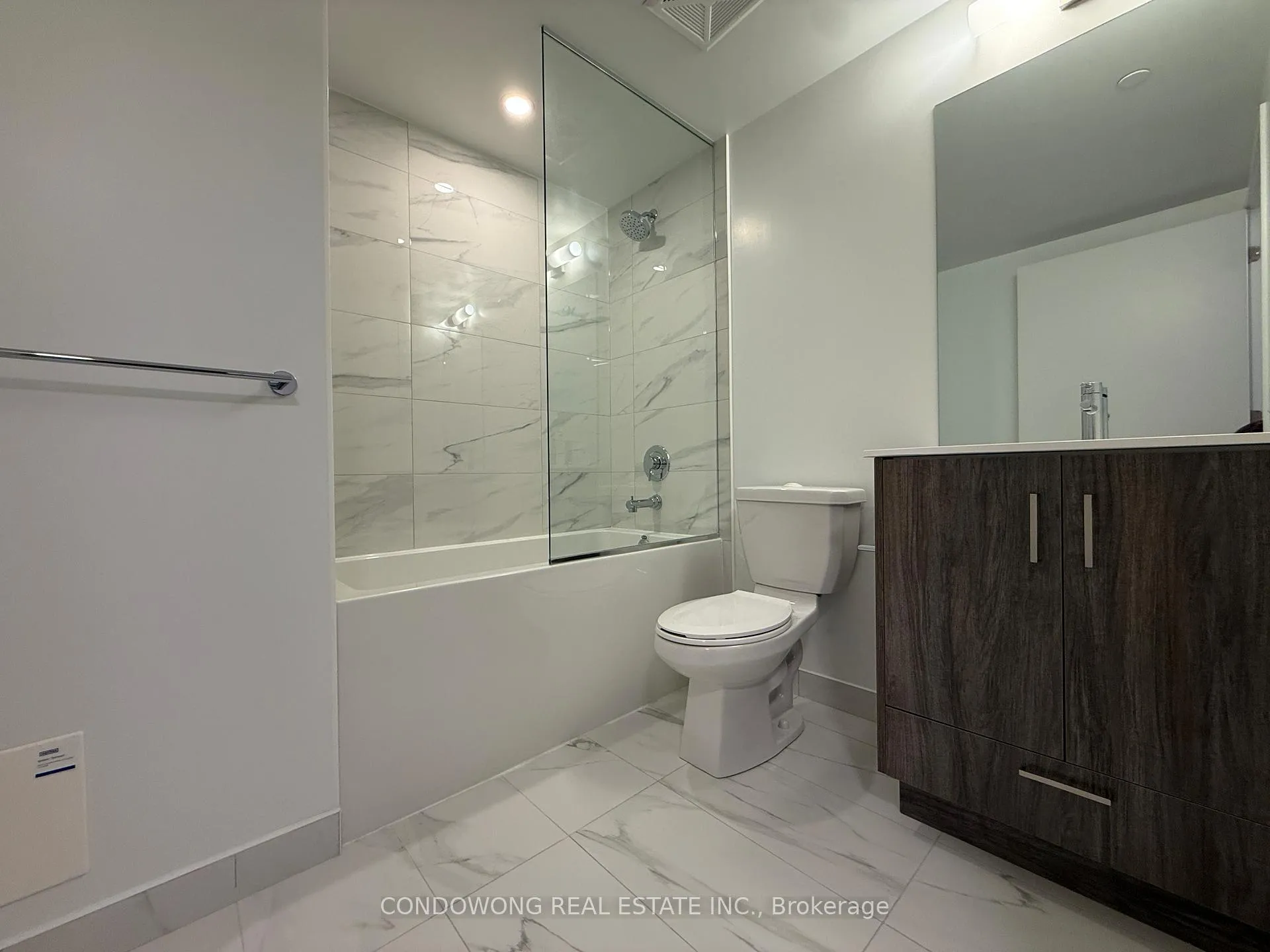 Photo 10 of Unit 607, 180 Front Street E, Toronto, Moss Park — HOMEH