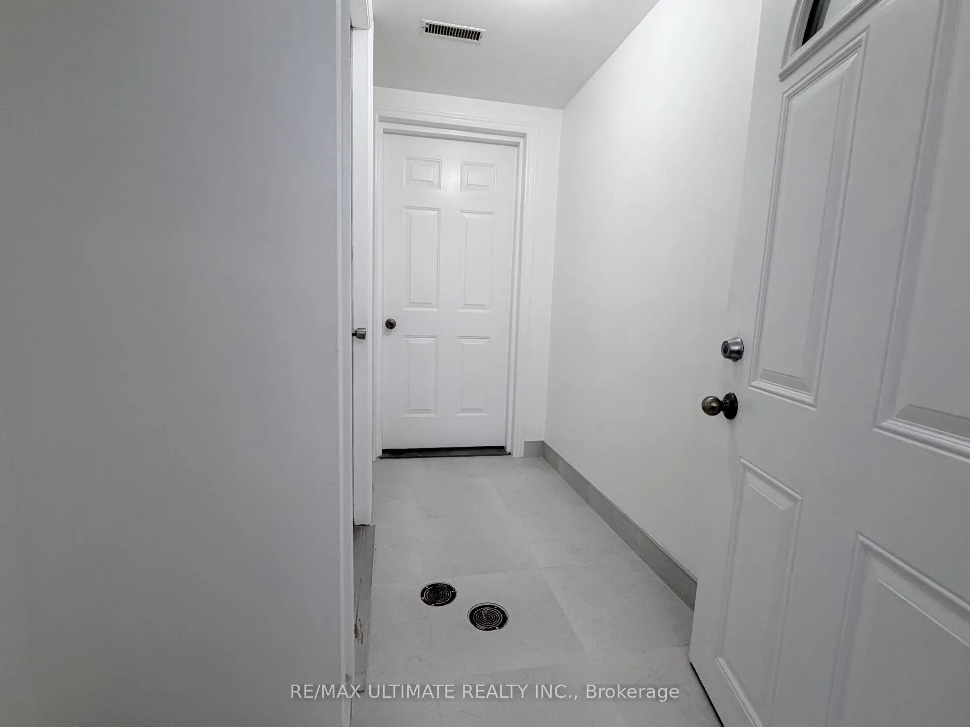 Photo 4 of Unit Lower, 403 Winona Drive, Toronto, Oakwood Village — HOMEH