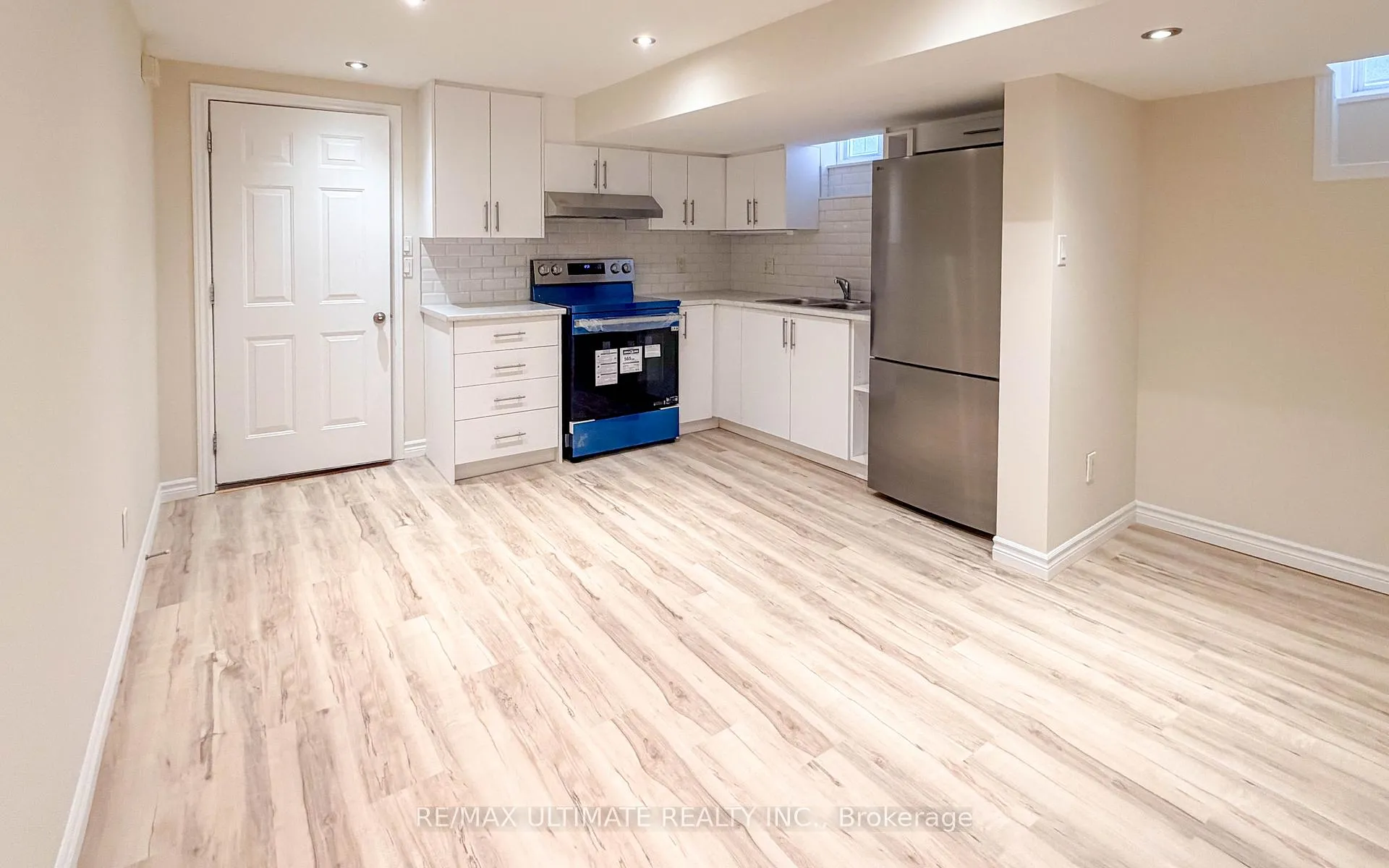 Photo 6 of Unit Lower, 403 Winona Drive, Toronto, Oakwood Village — HOMEH