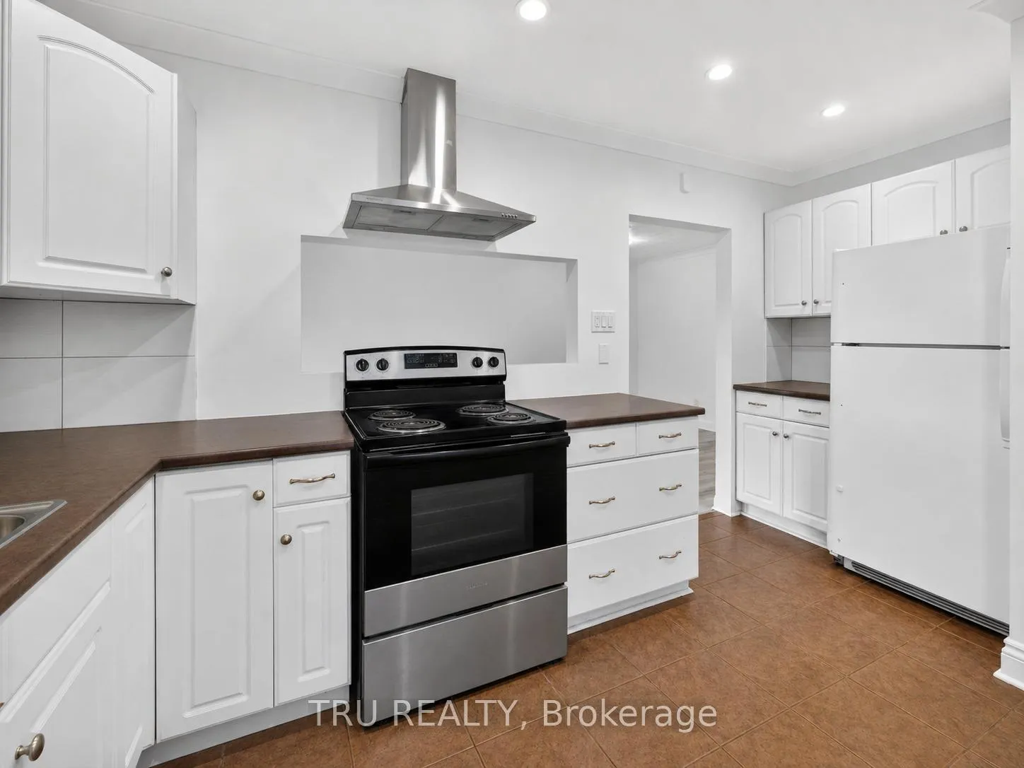 Photo 4 of Unit A, 1889 Russell Road, Ottawa, Elmvale Acres — HOMEH