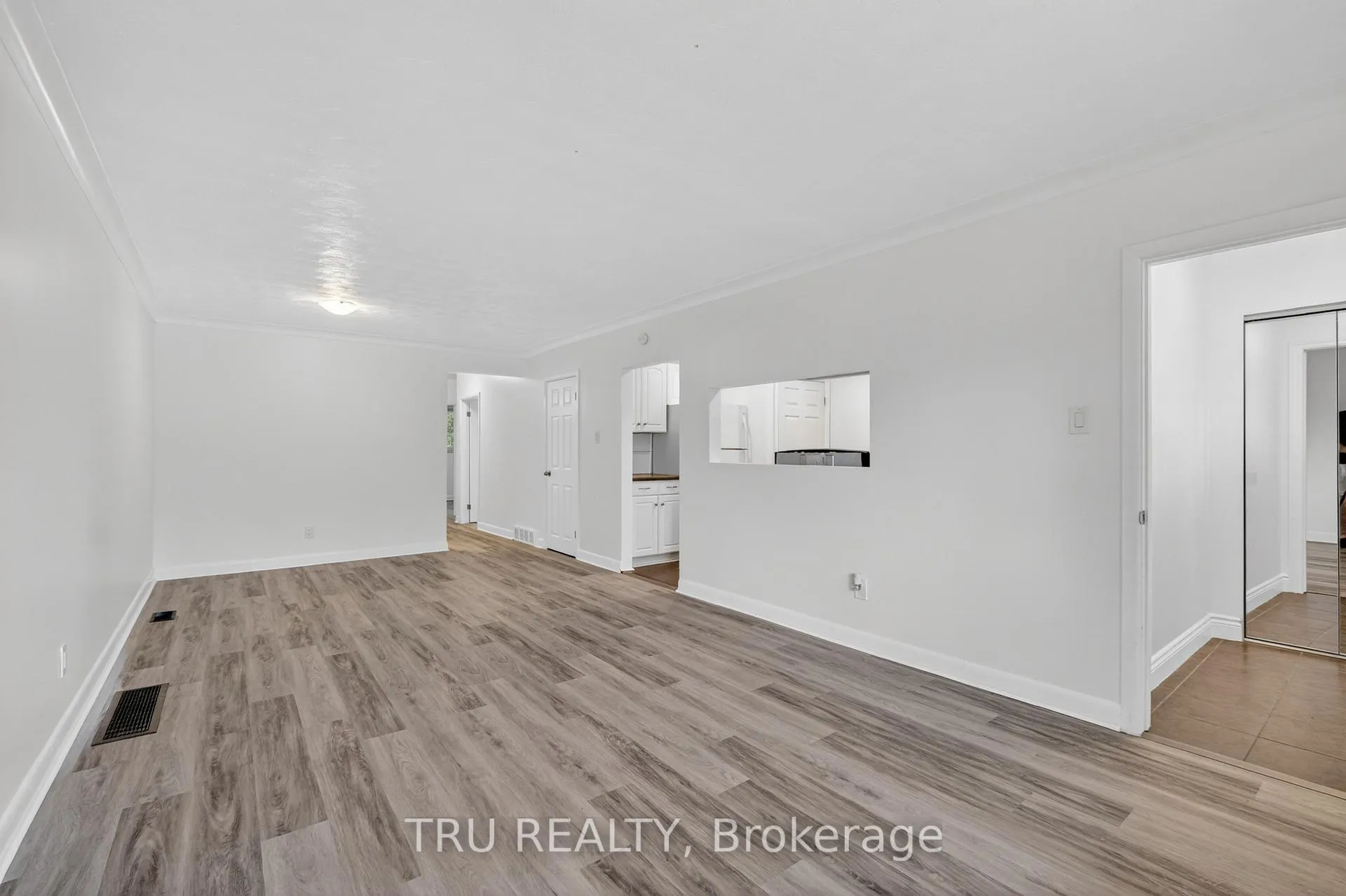 Photo 6 of Unit A, 1889 Russell Road, Ottawa, Elmvale Acres — HOMEH