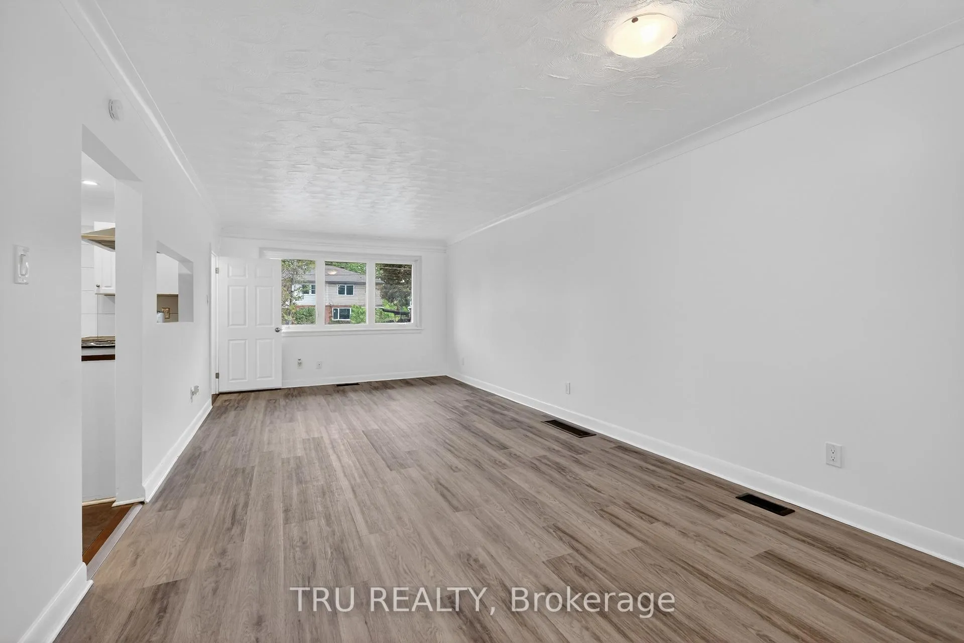 Photo 9 of Unit A, 1889 Russell Road, Ottawa, Elmvale Acres — HOMEH