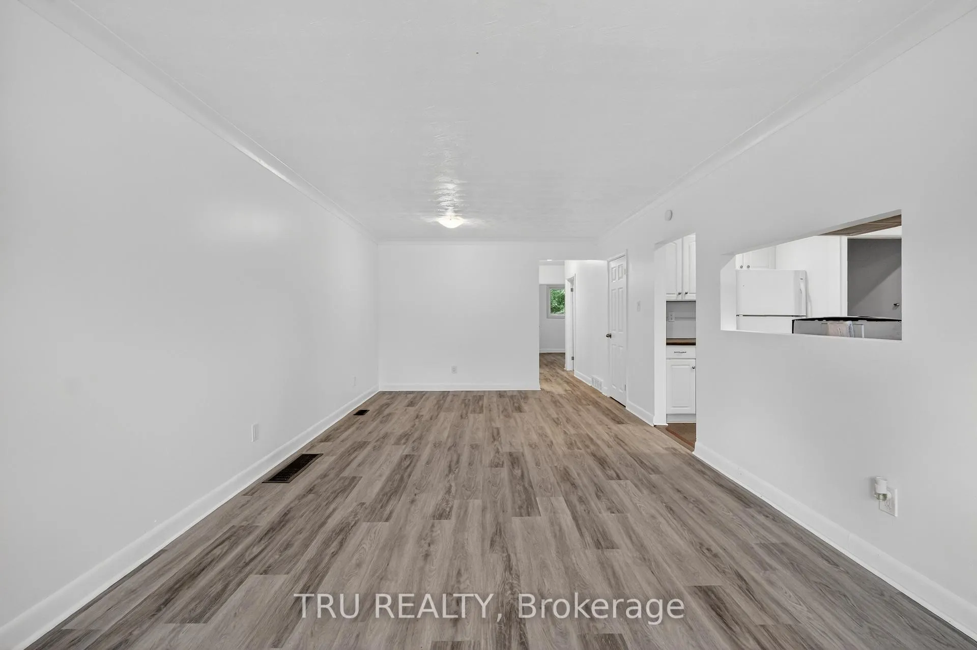 Photo 10 of Unit A, 1889 Russell Road, Ottawa, Elmvale Acres — HOMEH