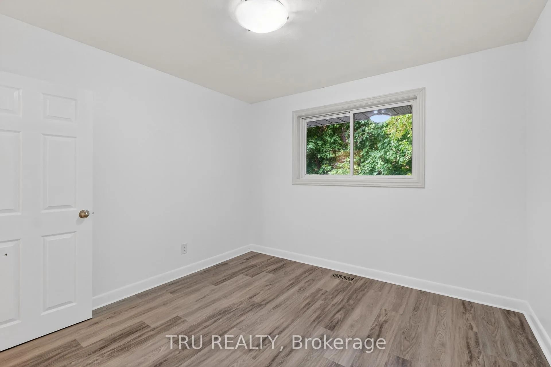 Photo 17 of Unit A, 1889 Russell Road, Ottawa, Elmvale Acres — HOMEH