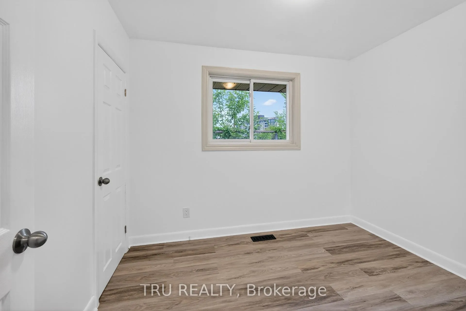 Photo 19 of Unit A, 1889 Russell Road, Ottawa, Elmvale Acres — HOMEH