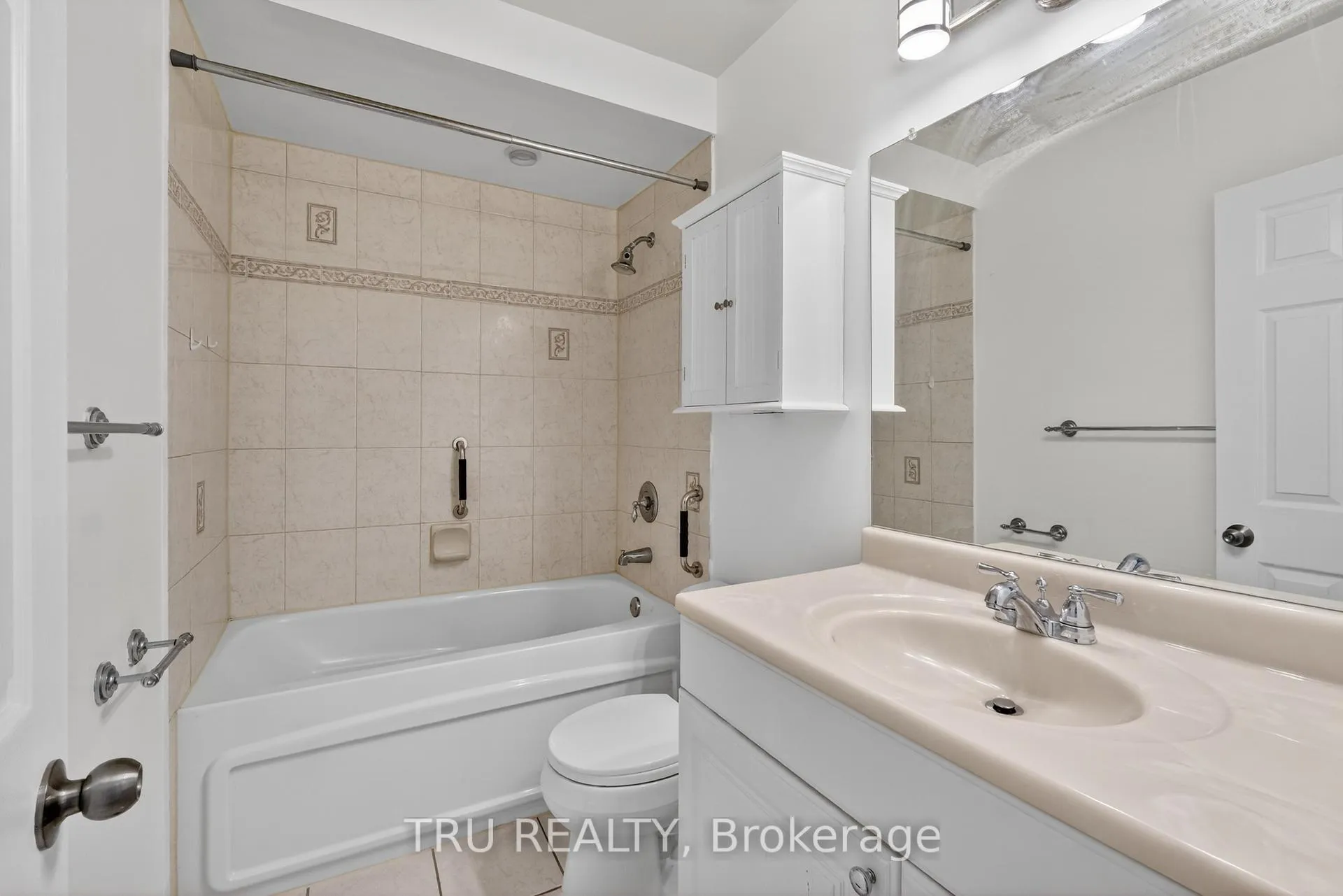 Photo 22 of Unit A, 1889 Russell Road, Ottawa, Elmvale Acres — HOMEH