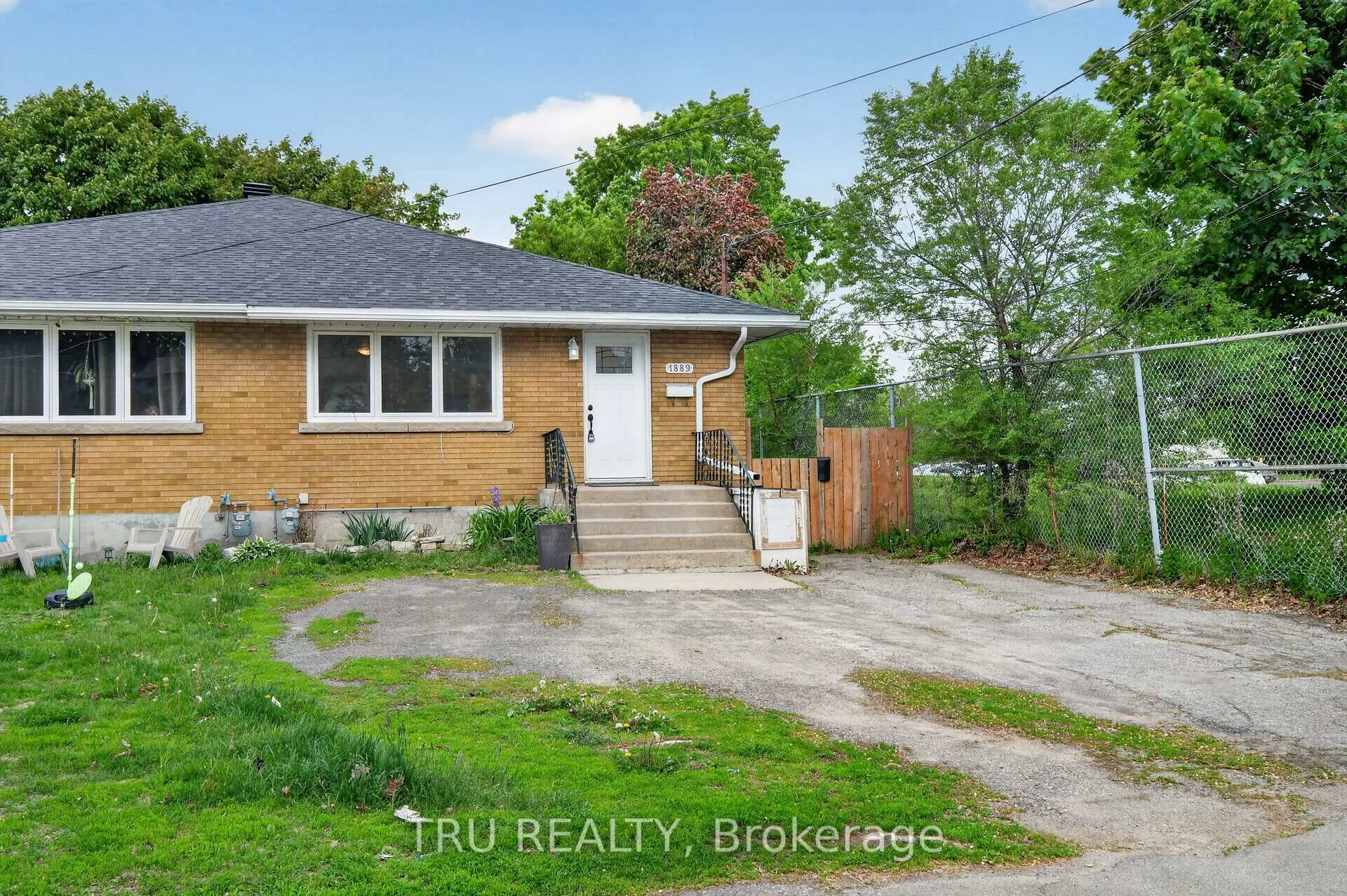 Photo 23 of Unit A, 1889 Russell Road, Ottawa, Elmvale Acres — HOMEH