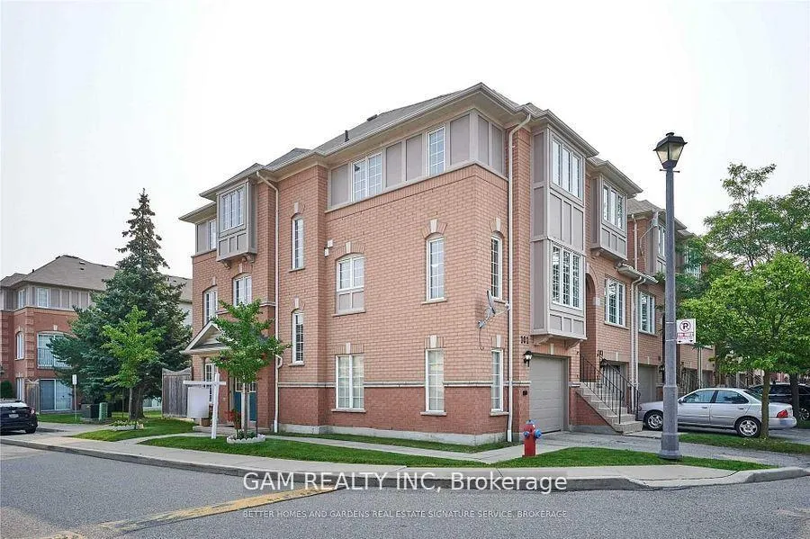 Front of Unit 101, 5030 Heatherleigh Avenue NE