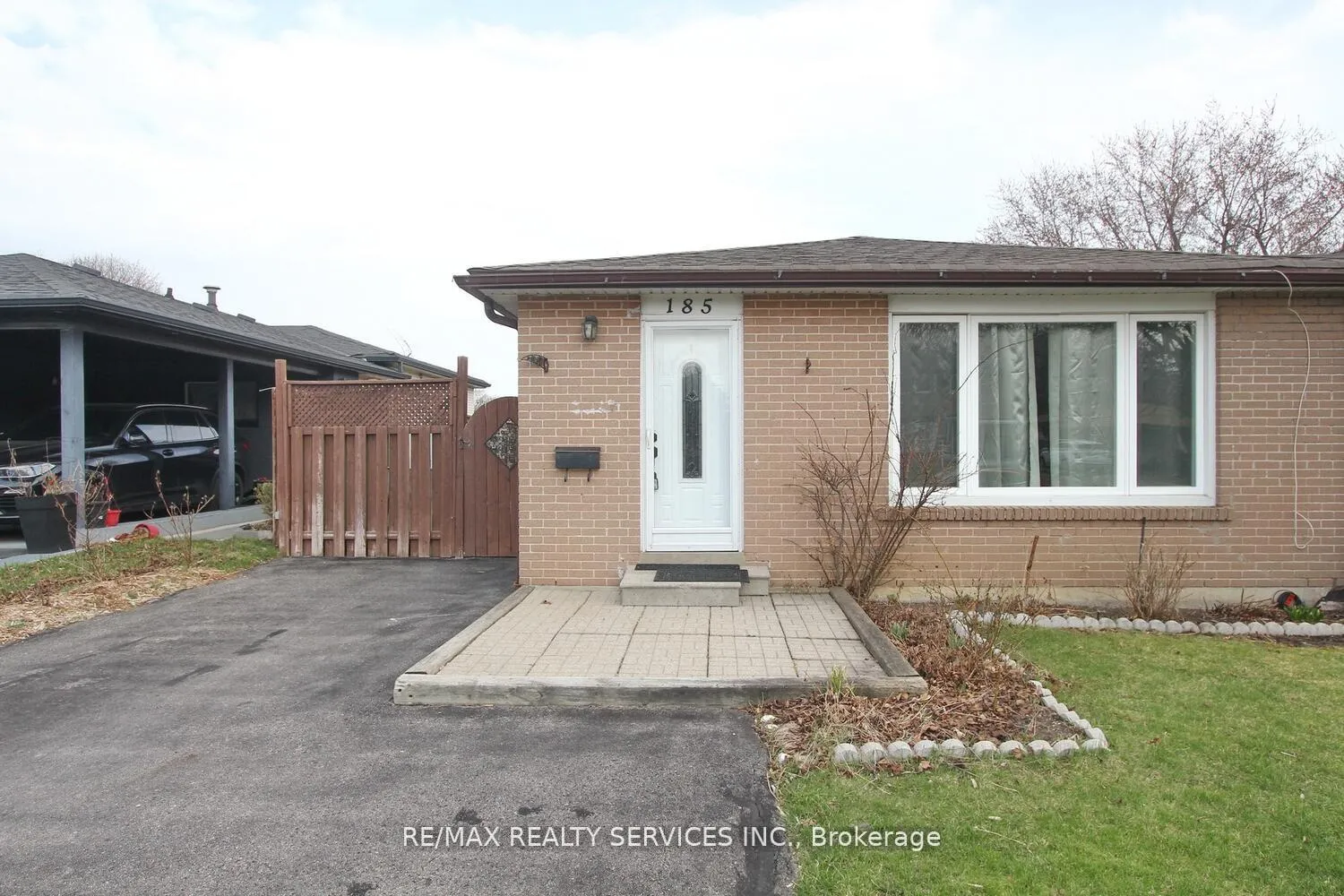 Photo 2 of 185 Earnscliffe Circle, Brampton, Southgate — HOMEH