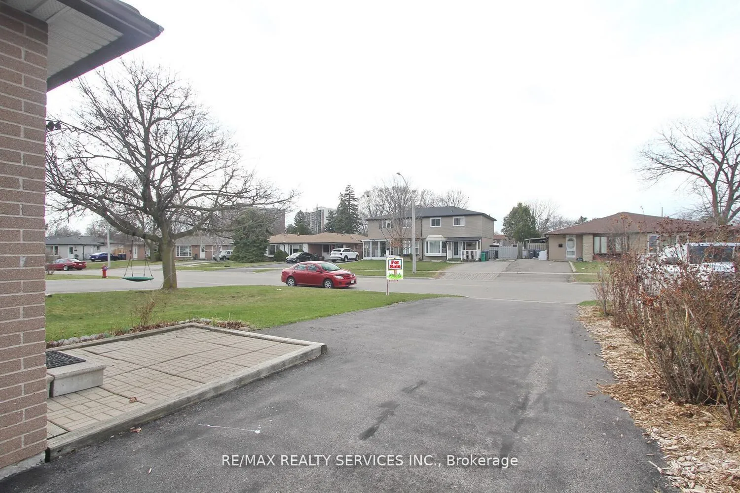 Photo 7 of 185 Earnscliffe Circle, Brampton, Southgate — HOMEH