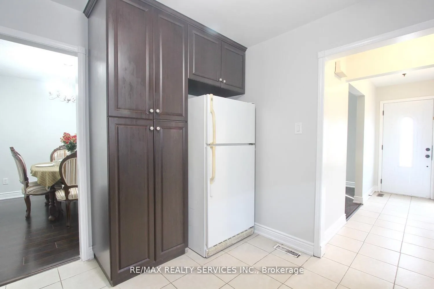 Photo 12 of 185 Earnscliffe Circle, Brampton, Southgate — HOMEH