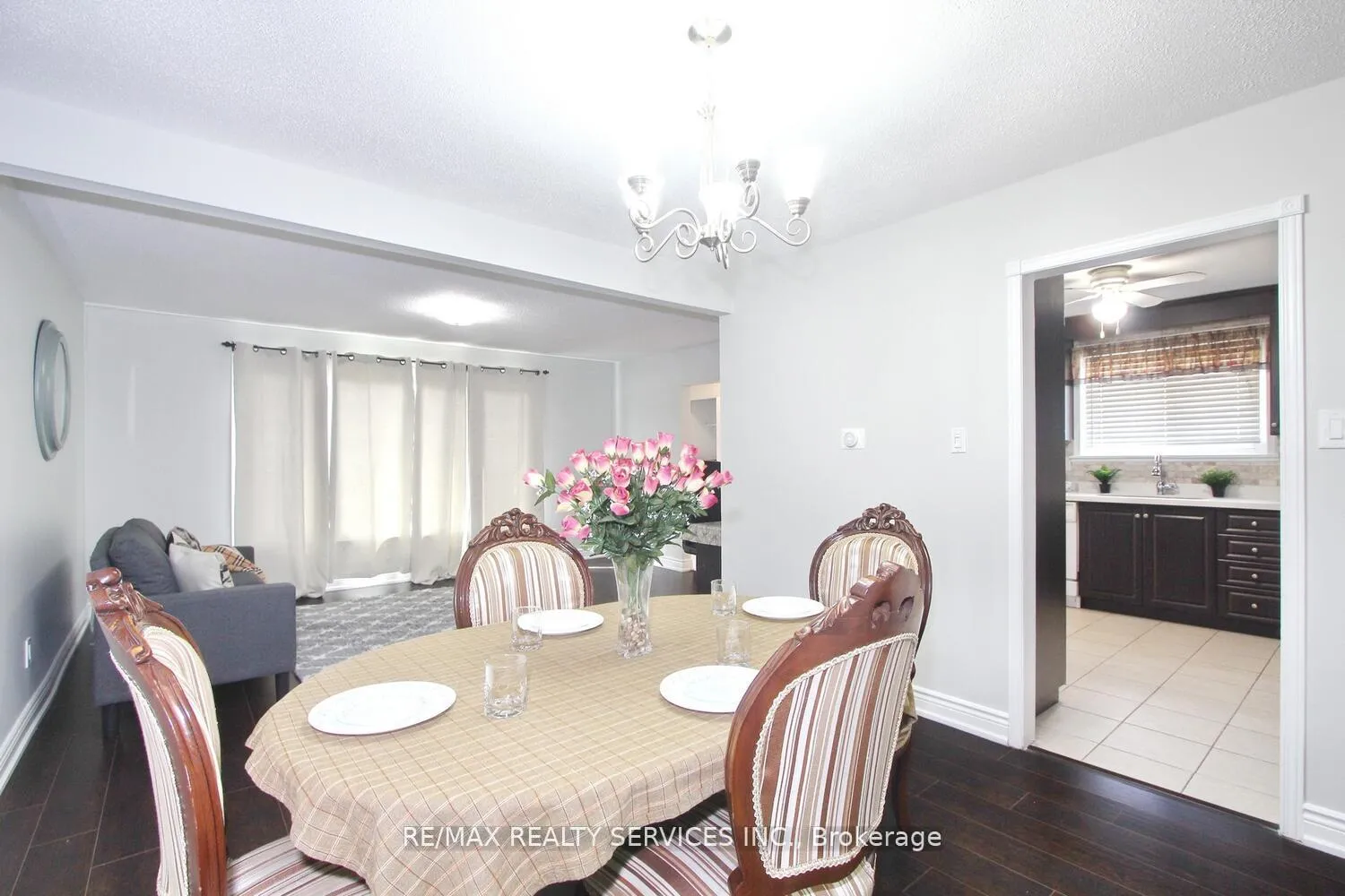 Photo 18 of 185 Earnscliffe Circle, Brampton, Southgate — HOMEH