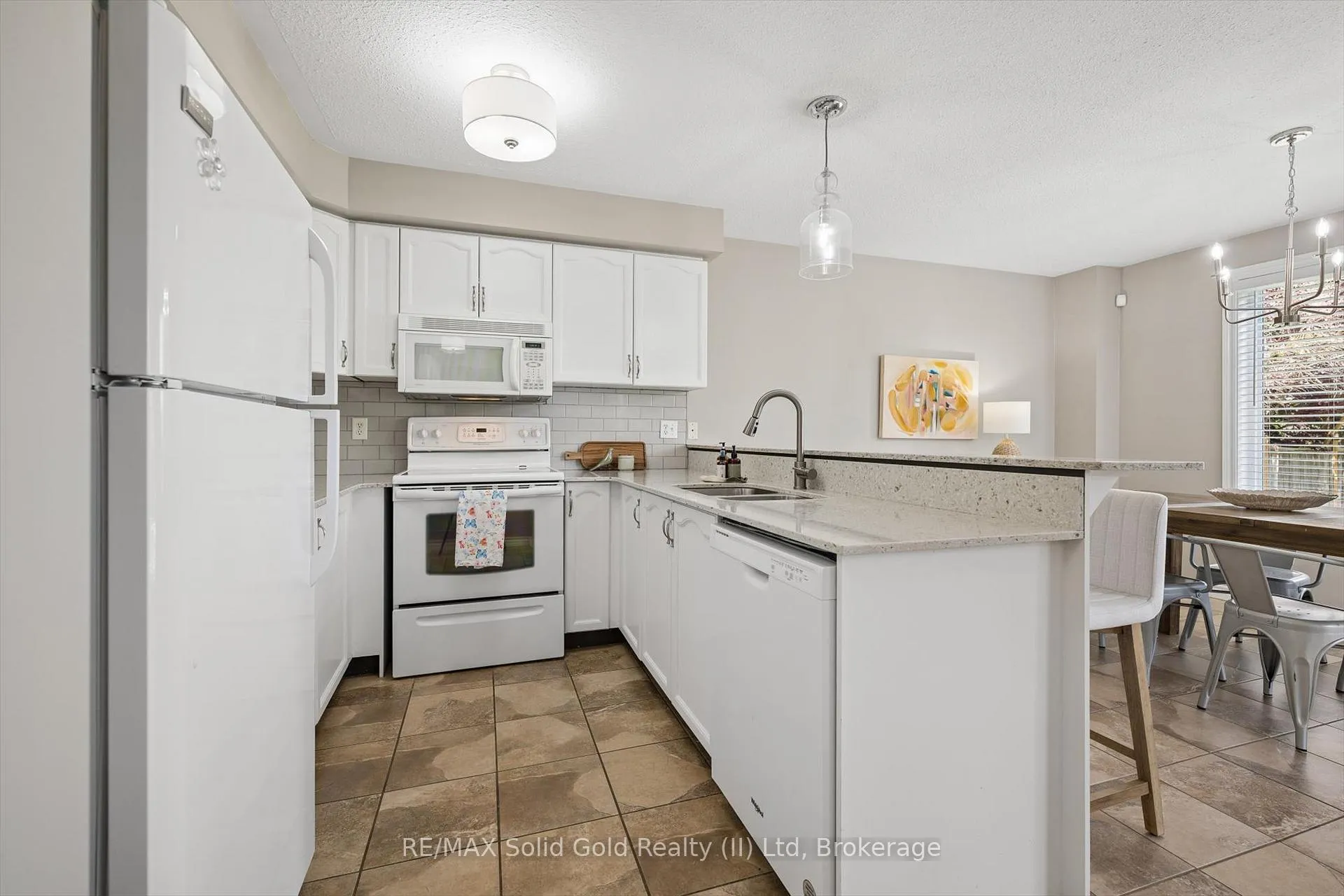 Photo 19 of 644 Yarmouth Drive, Waterloo — HOMEH