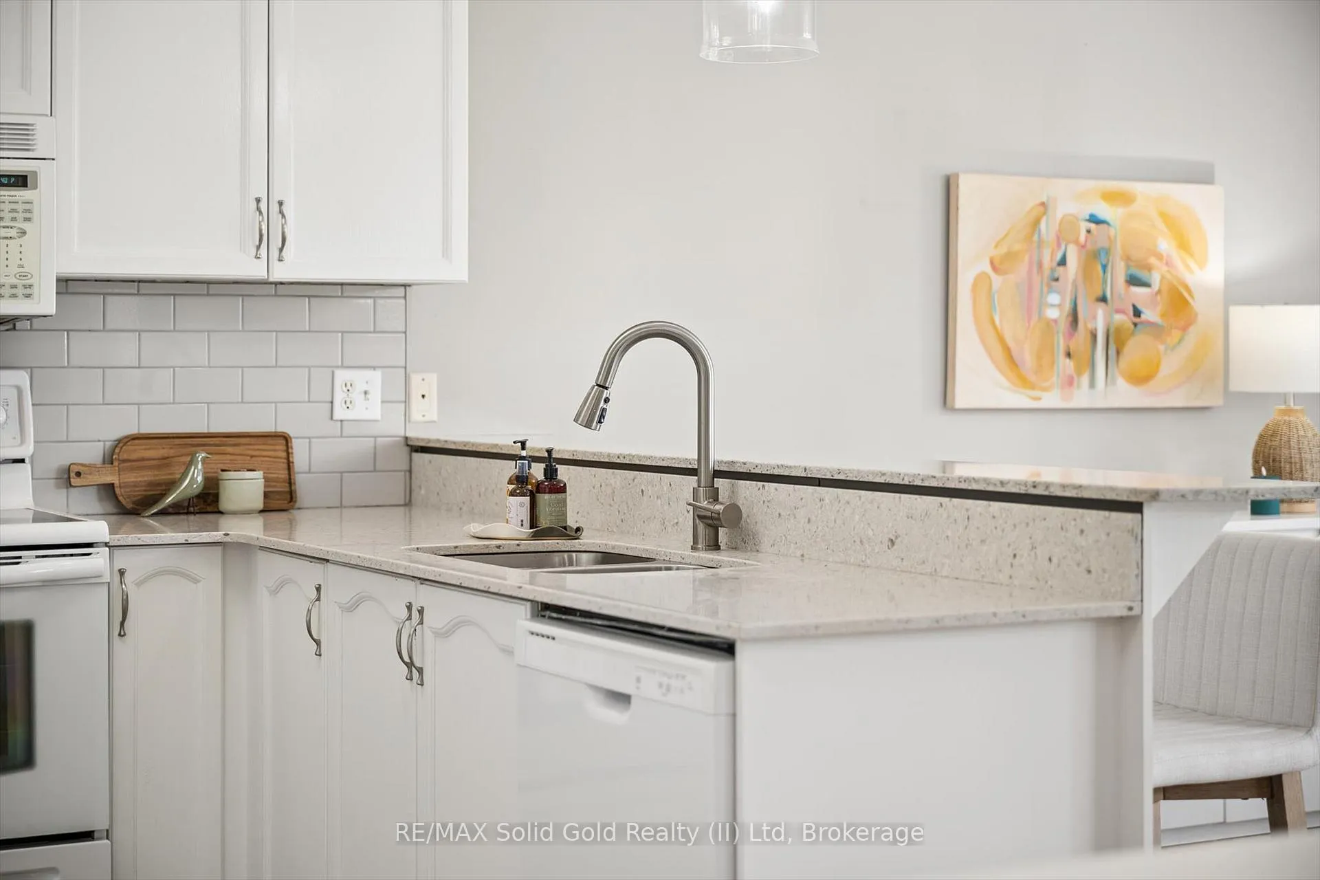 Photo 20 of 644 Yarmouth Drive, Waterloo — HOMEH