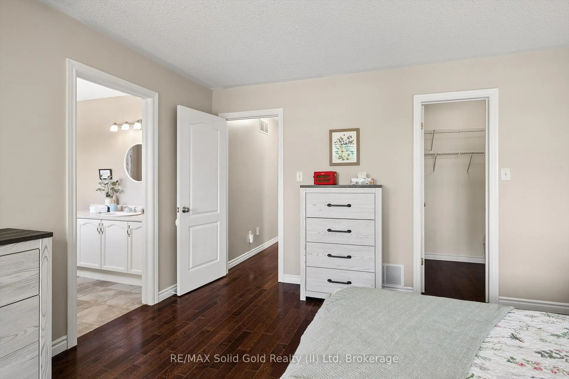 Photo 28 of 644 Yarmouth Drive, Waterloo — HOMEH