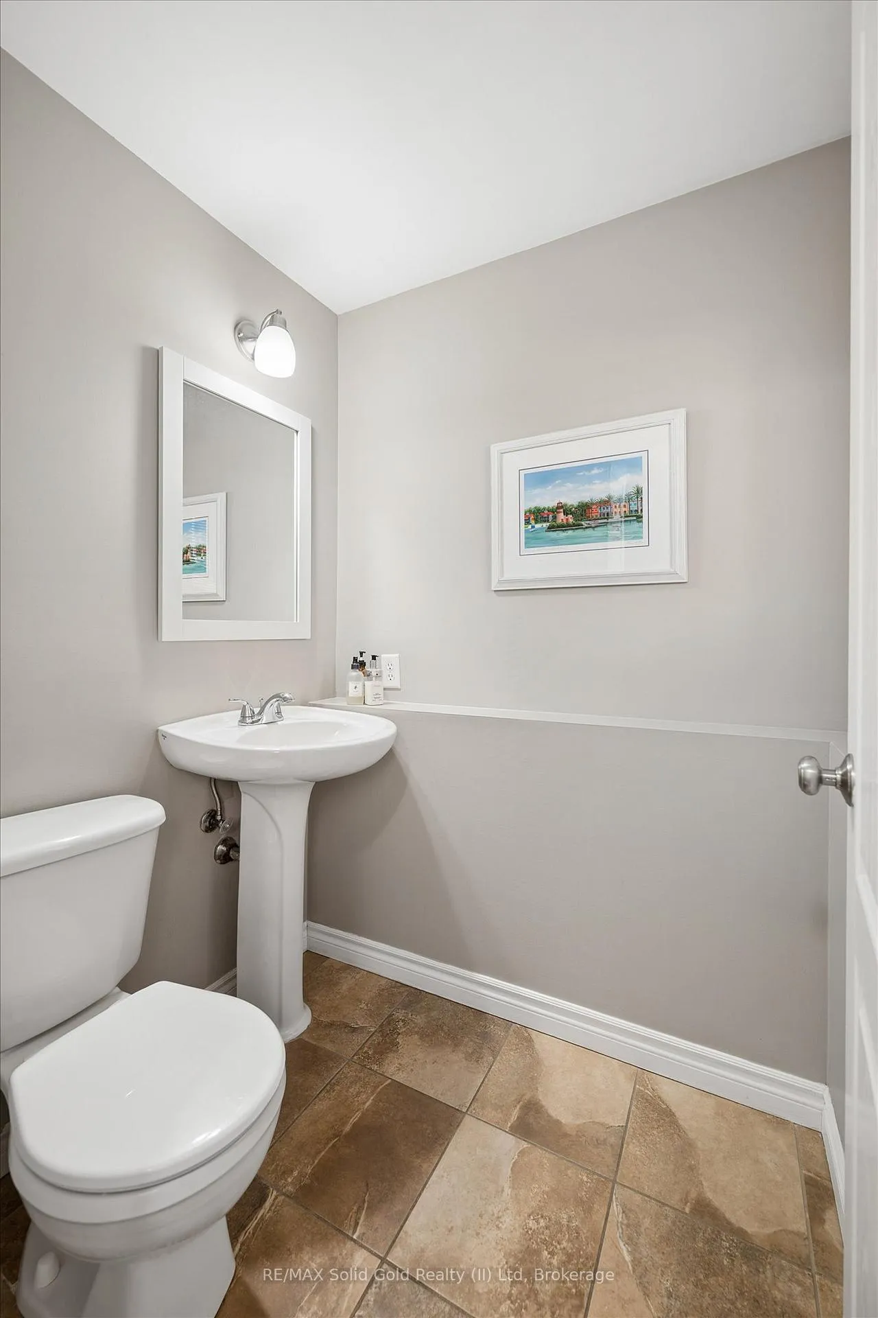 Photo 33 of 644 Yarmouth Drive, Waterloo — HOMEH