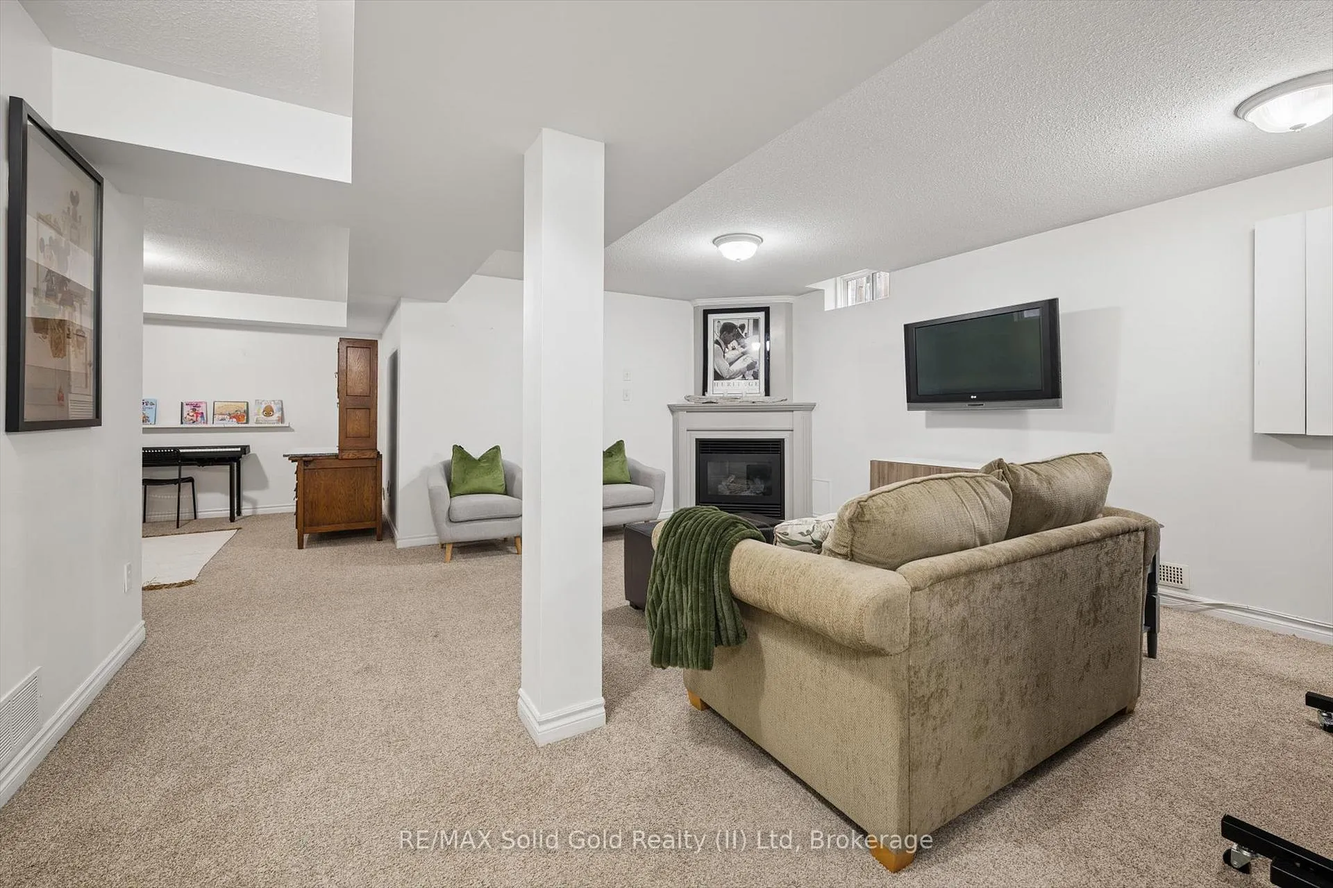 Photo 34 of 644 Yarmouth Drive, Waterloo — HOMEH