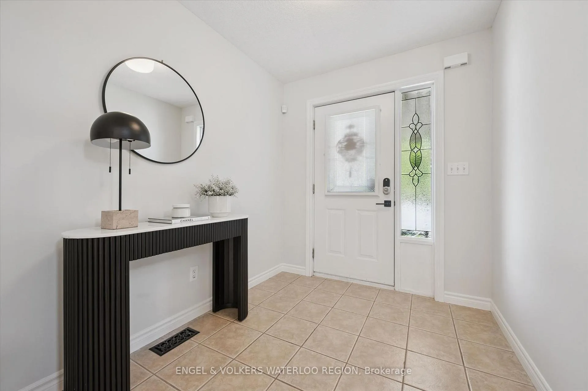 Photo 5 of 30 Bridleridge Street, Kitchener — HOMEH