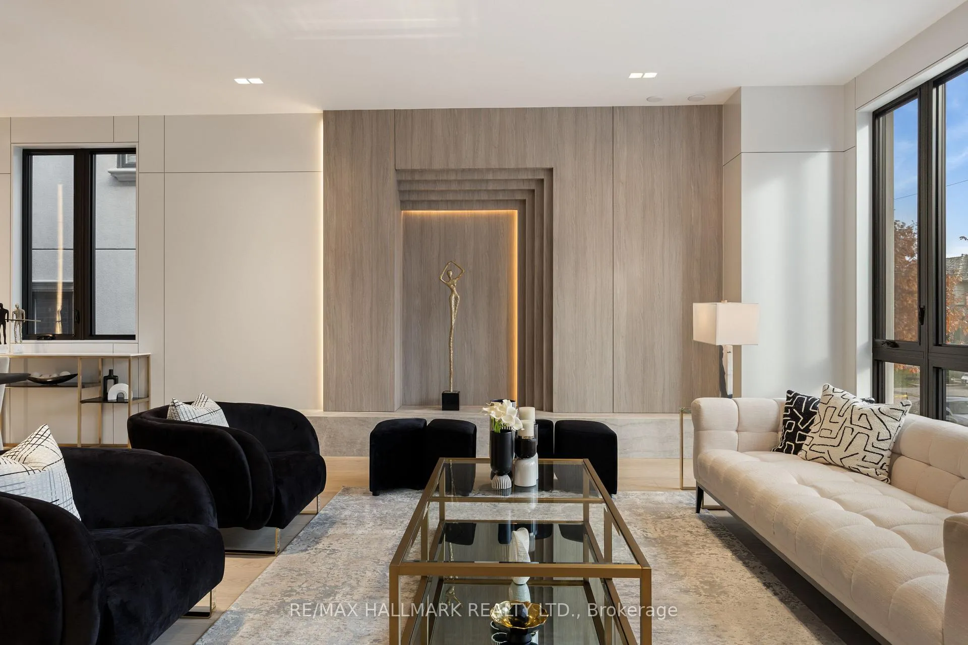 Photo 7 of 652 Bedford Park Avenue, Toronto, Bedford Park-Nortown — HOMEH