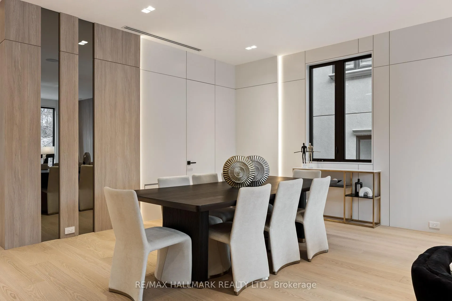 Photo 9 of 652 Bedford Park Avenue, Toronto, Bedford Park-Nortown — HOMEH