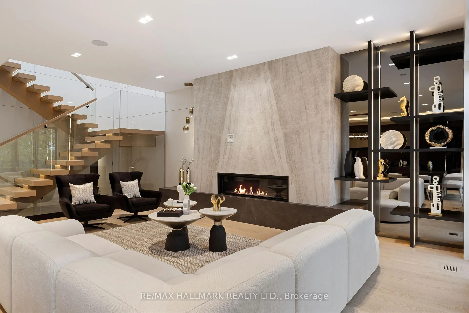 Photo 16 of 652 Bedford Park Avenue, Toronto, Bedford Park-Nortown — HOMEH