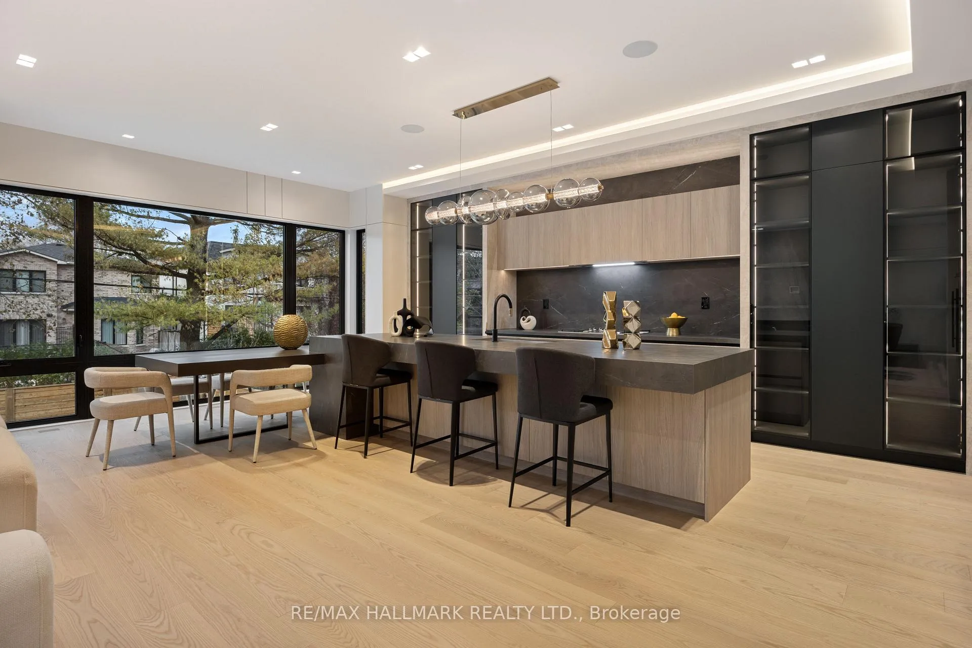 Photo 18 of 652 Bedford Park Avenue, Toronto, Bedford Park-Nortown — HOMEH