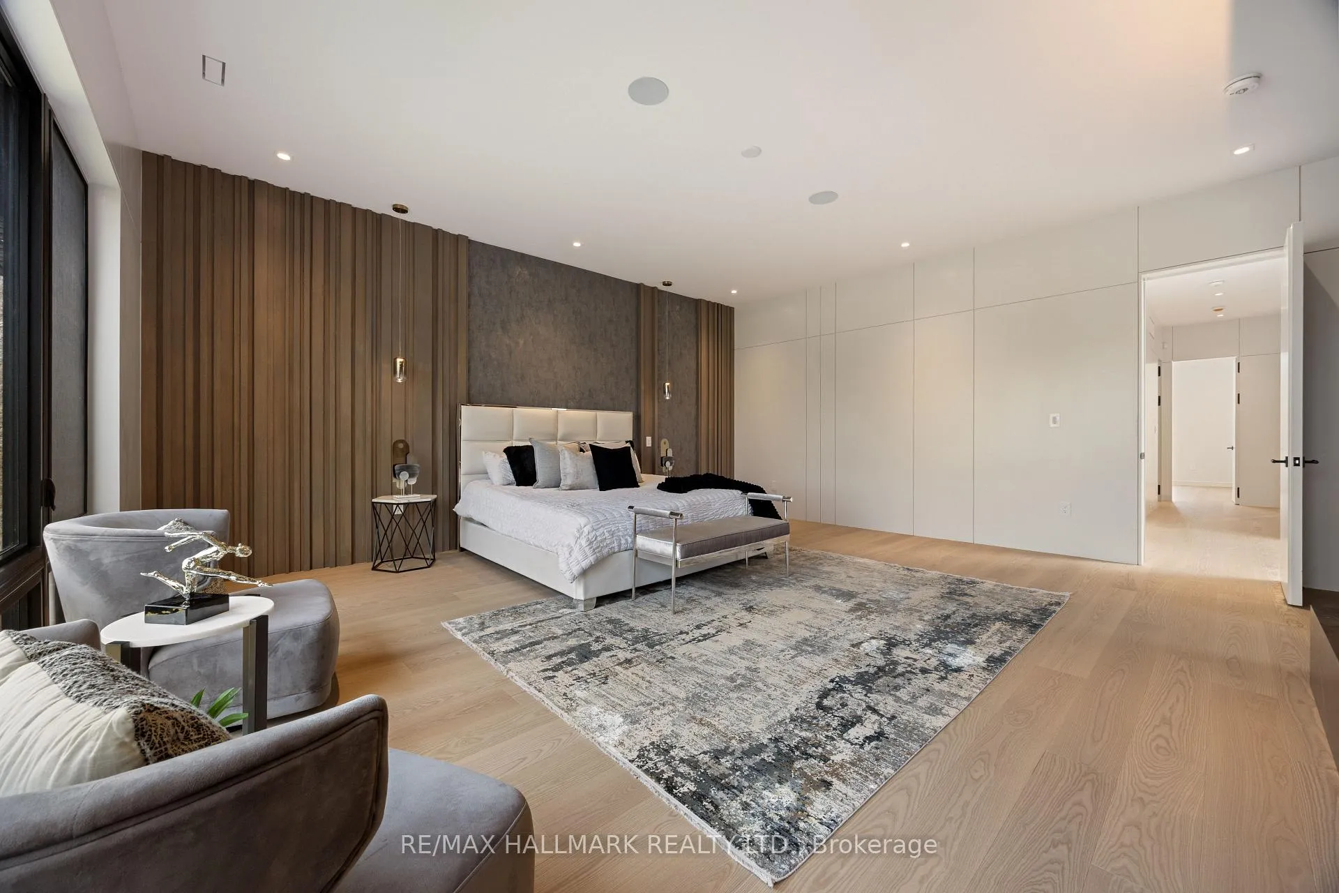 Photo 25 of 652 Bedford Park Avenue, Toronto, Bedford Park-Nortown — HOMEH