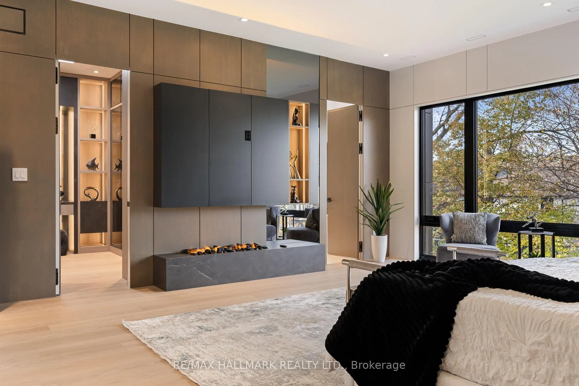 Photo 26 of 652 Bedford Park Avenue, Toronto, Bedford Park-Nortown — HOMEH