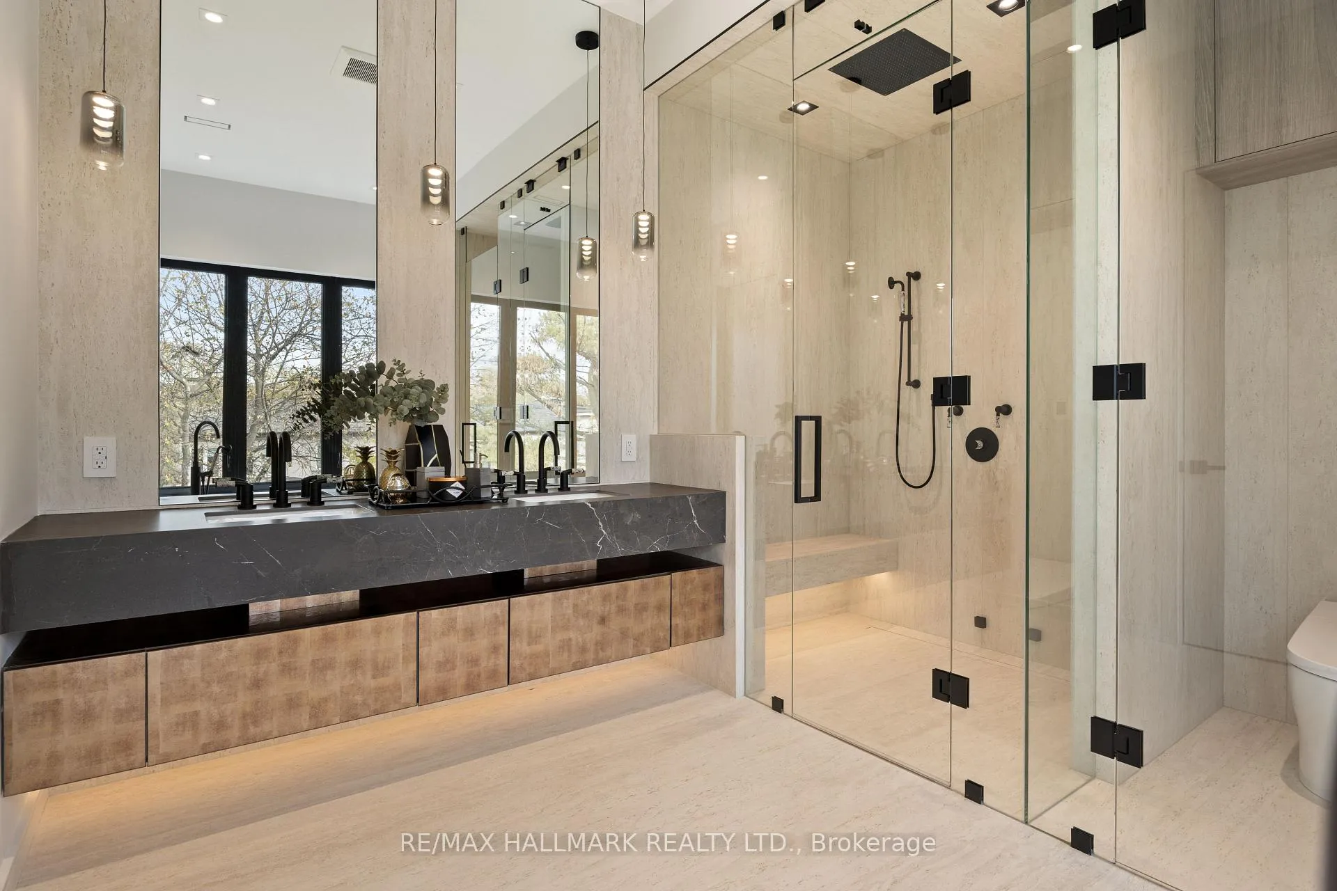 Photo 32 of 652 Bedford Park Avenue, Toronto, Bedford Park-Nortown — HOMEH