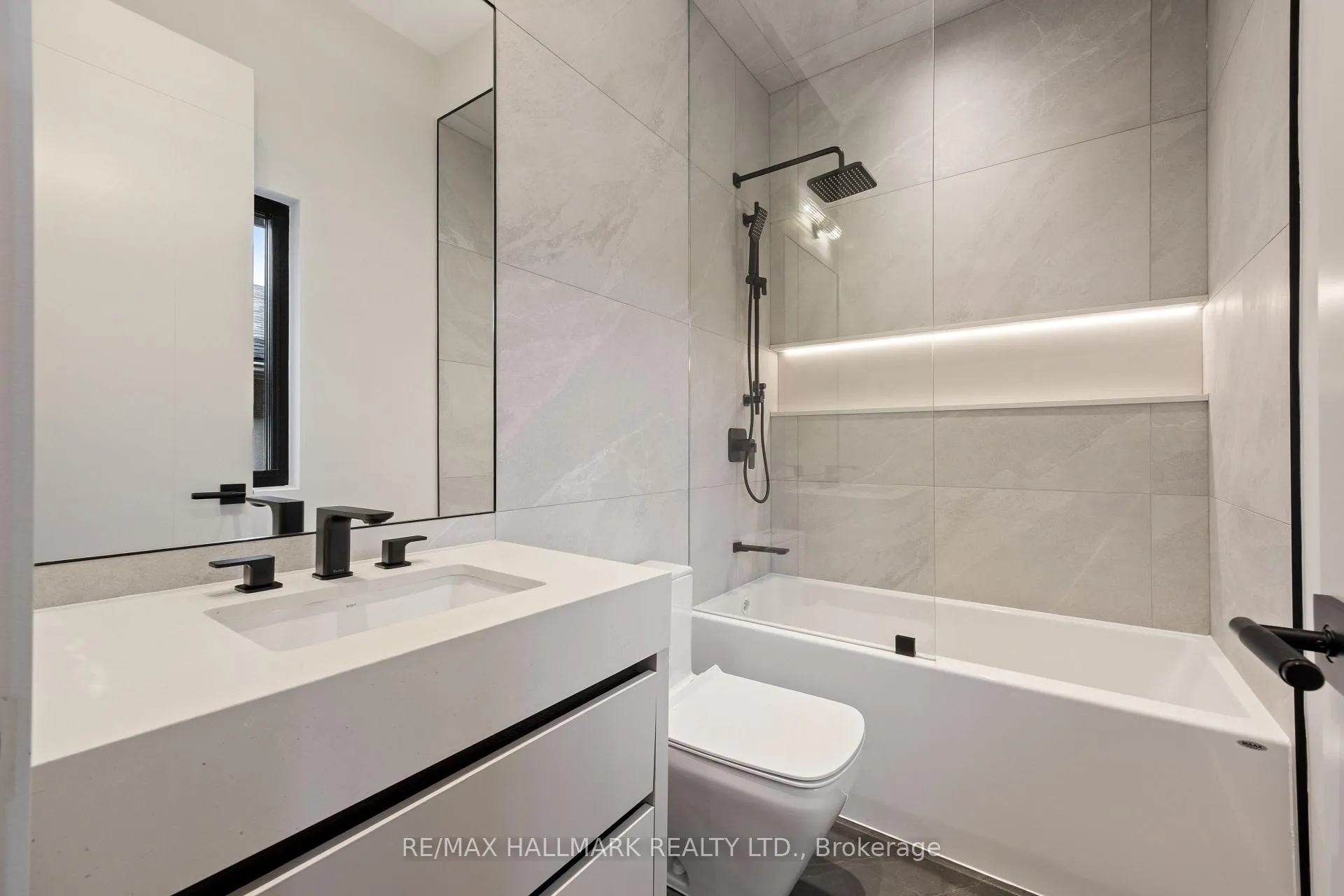 Photo 36 of 652 Bedford Park Avenue, Toronto, Bedford Park-Nortown — HOMEH