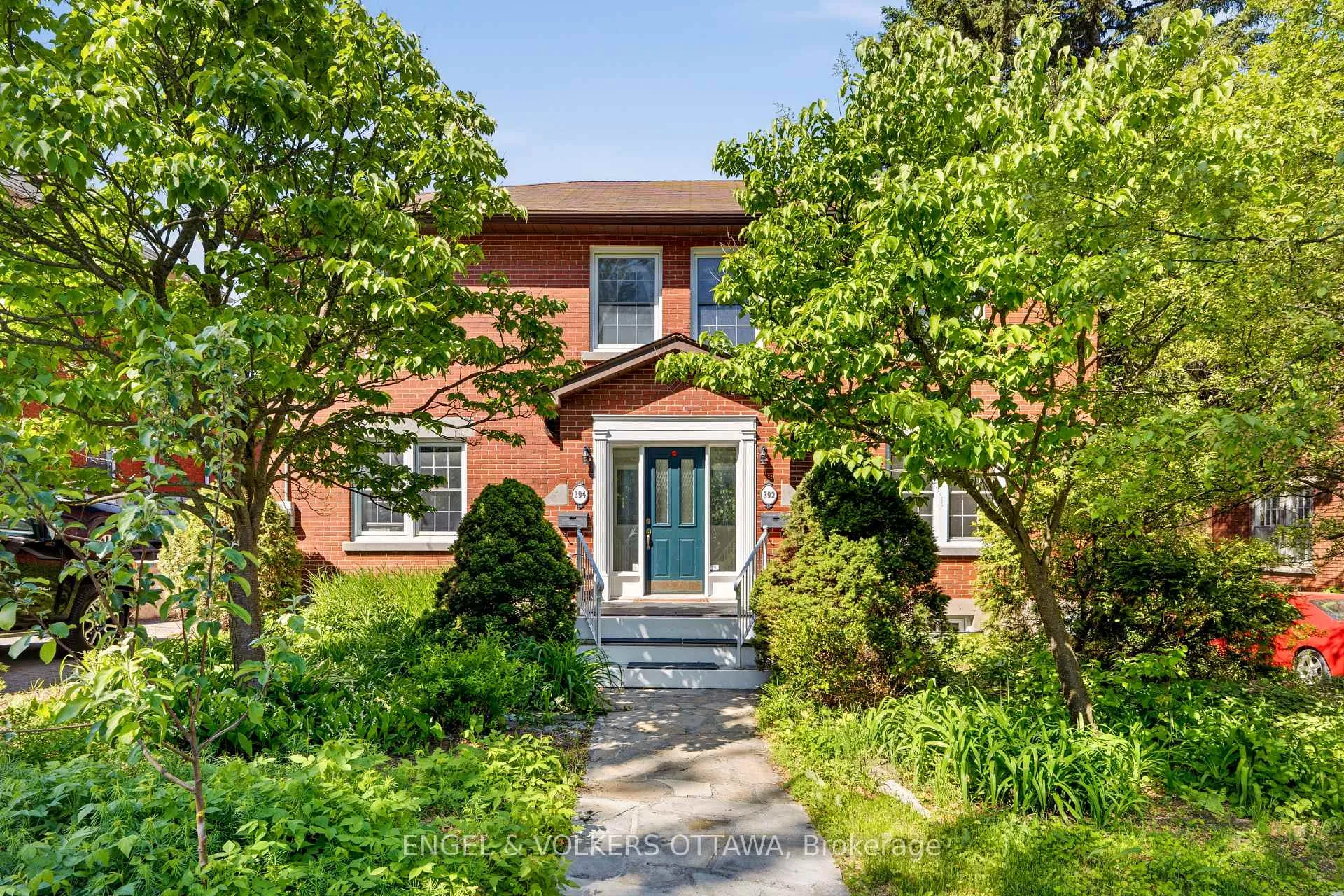 Front of 392 Piccadilly Avenue N
