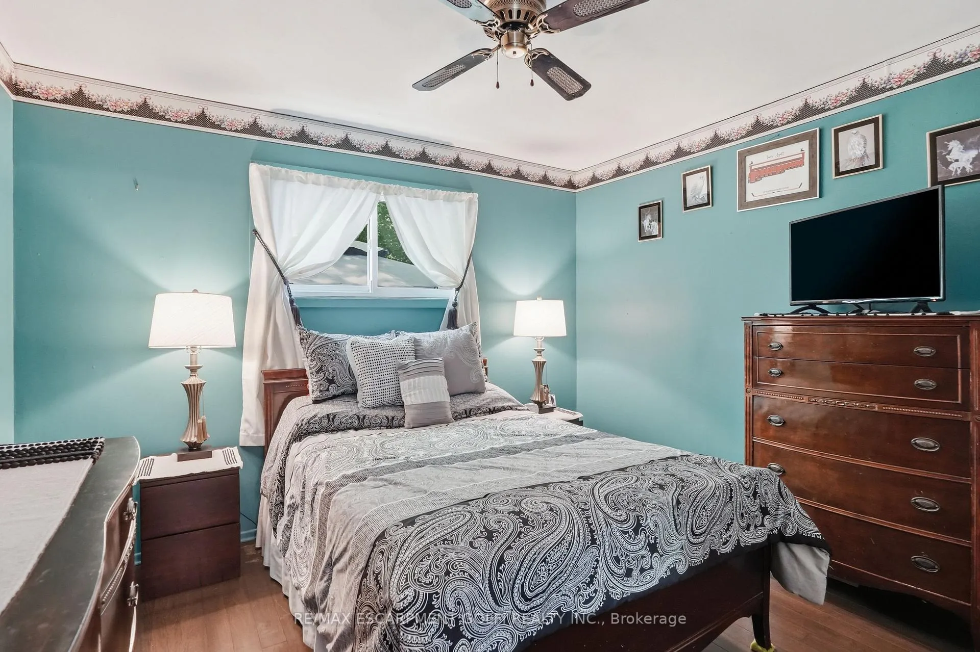 Photo 14 of 925 Highway 6 N, Hamilton, Rural Flamborough — HOMEH