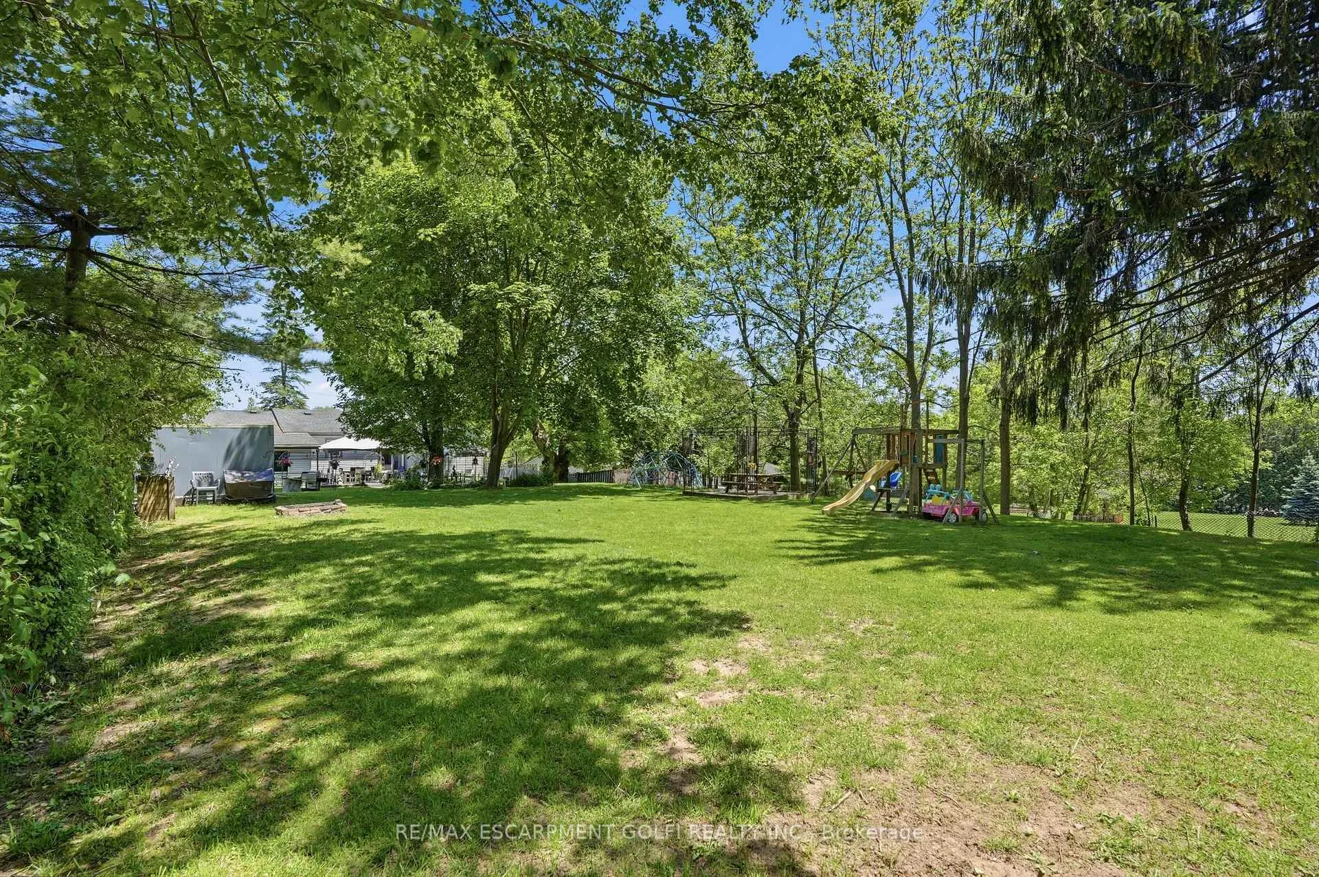 Photo 17 of 925 Highway 6 N, Hamilton, Rural Flamborough — HOMEH