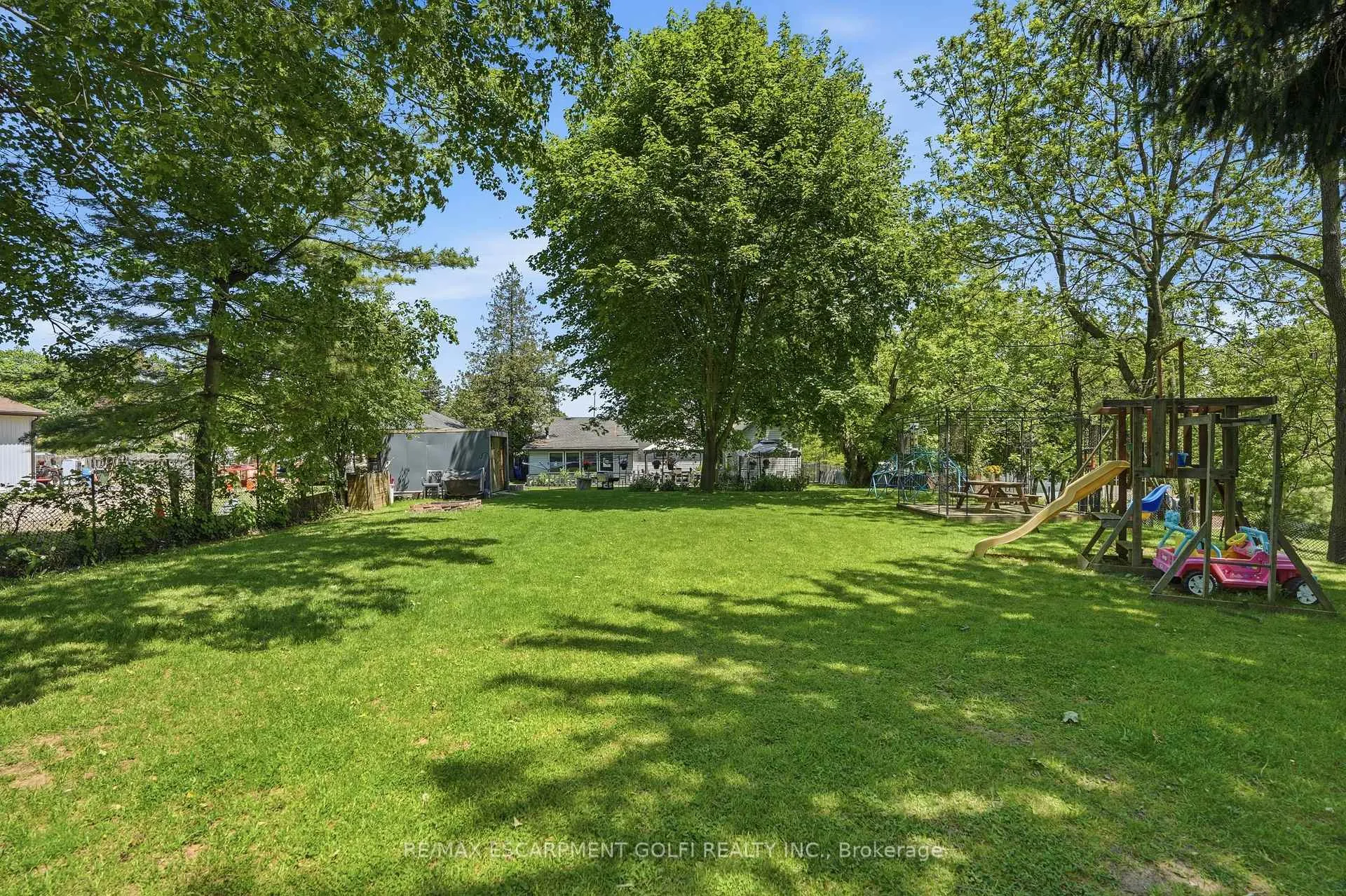 Photo 20 of 925 Highway 6 N, Hamilton, Rural Flamborough — HOMEH