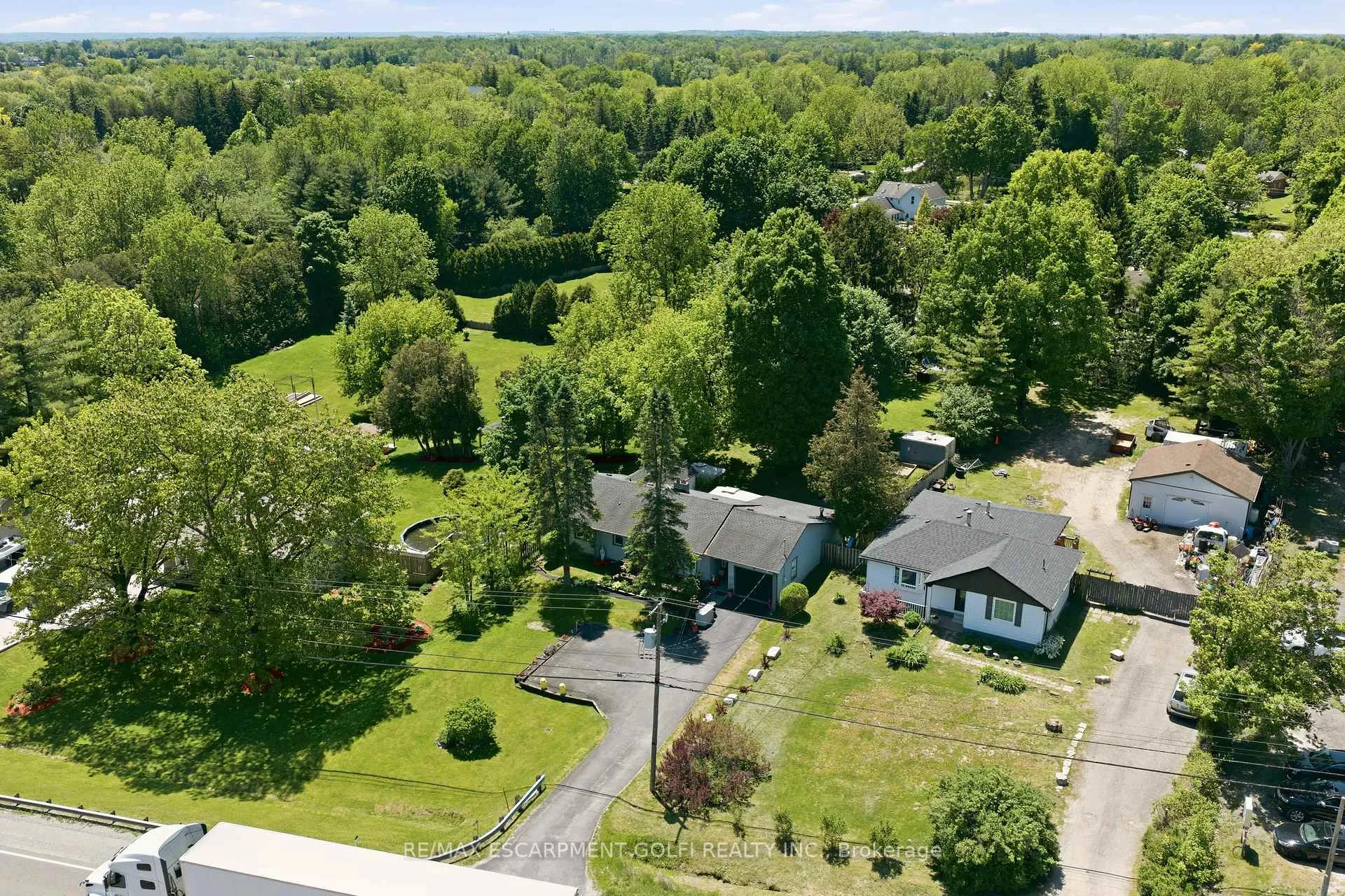 Photo 21 of 925 Highway 6 N, Hamilton, Rural Flamborough — HOMEH