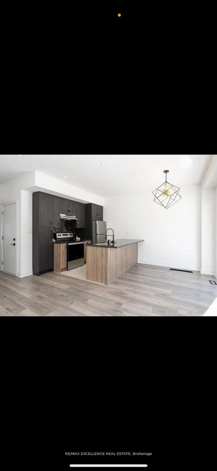 Photo 5 of 109 Gateland Drive, Barrie, Painswick South — HOMEH