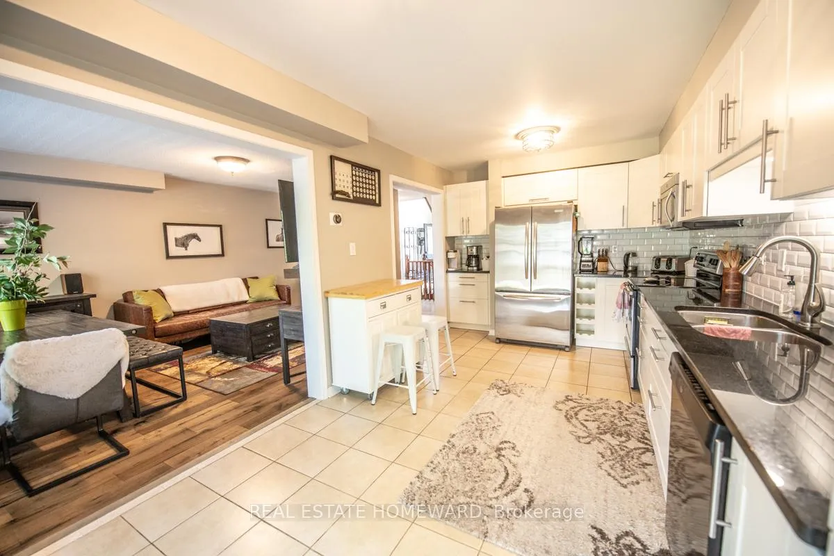 Photo 7 of 161 Hutton Place, Clarington, Bowmanville — HOMEH