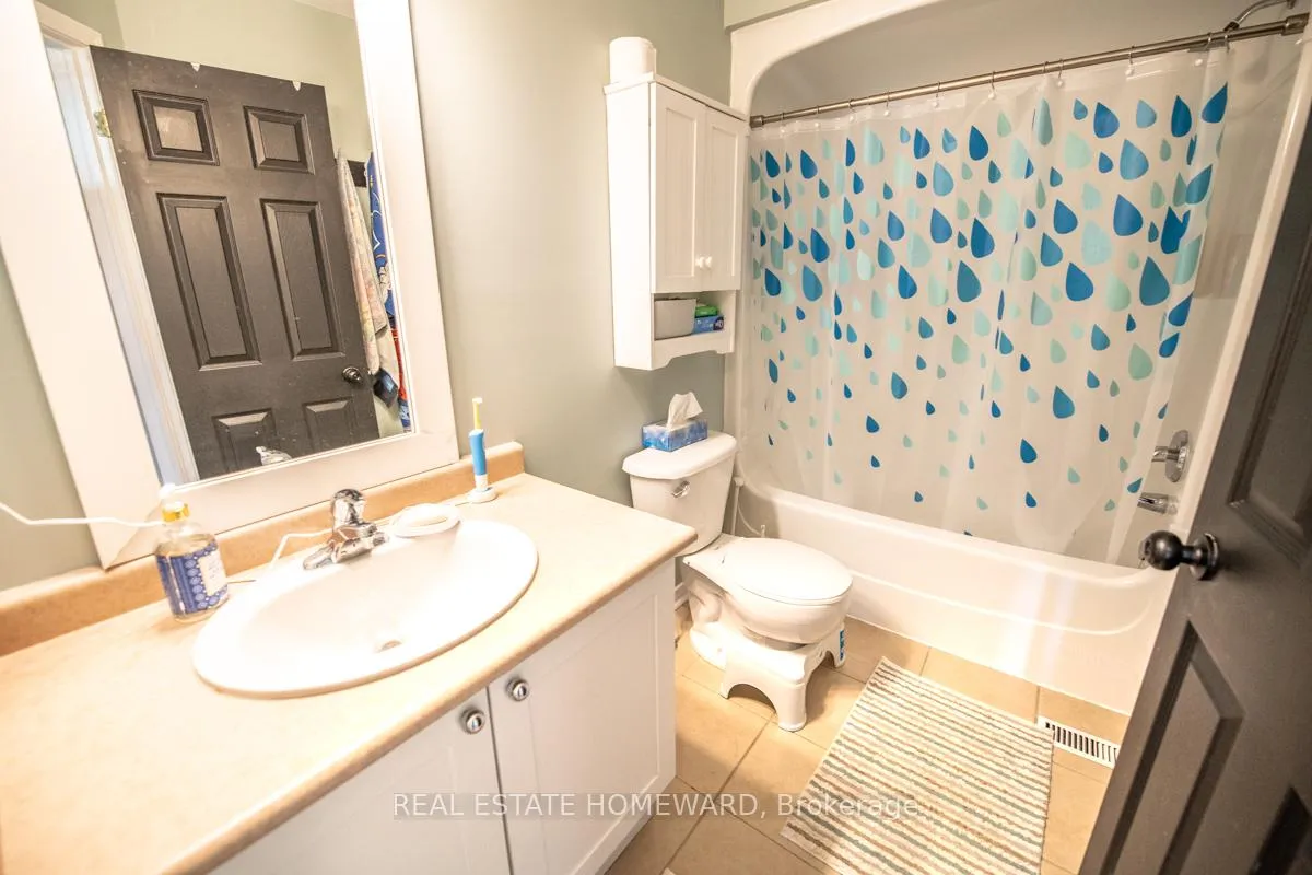 Photo 20 of 161 Hutton Place, Clarington, Bowmanville — HOMEH