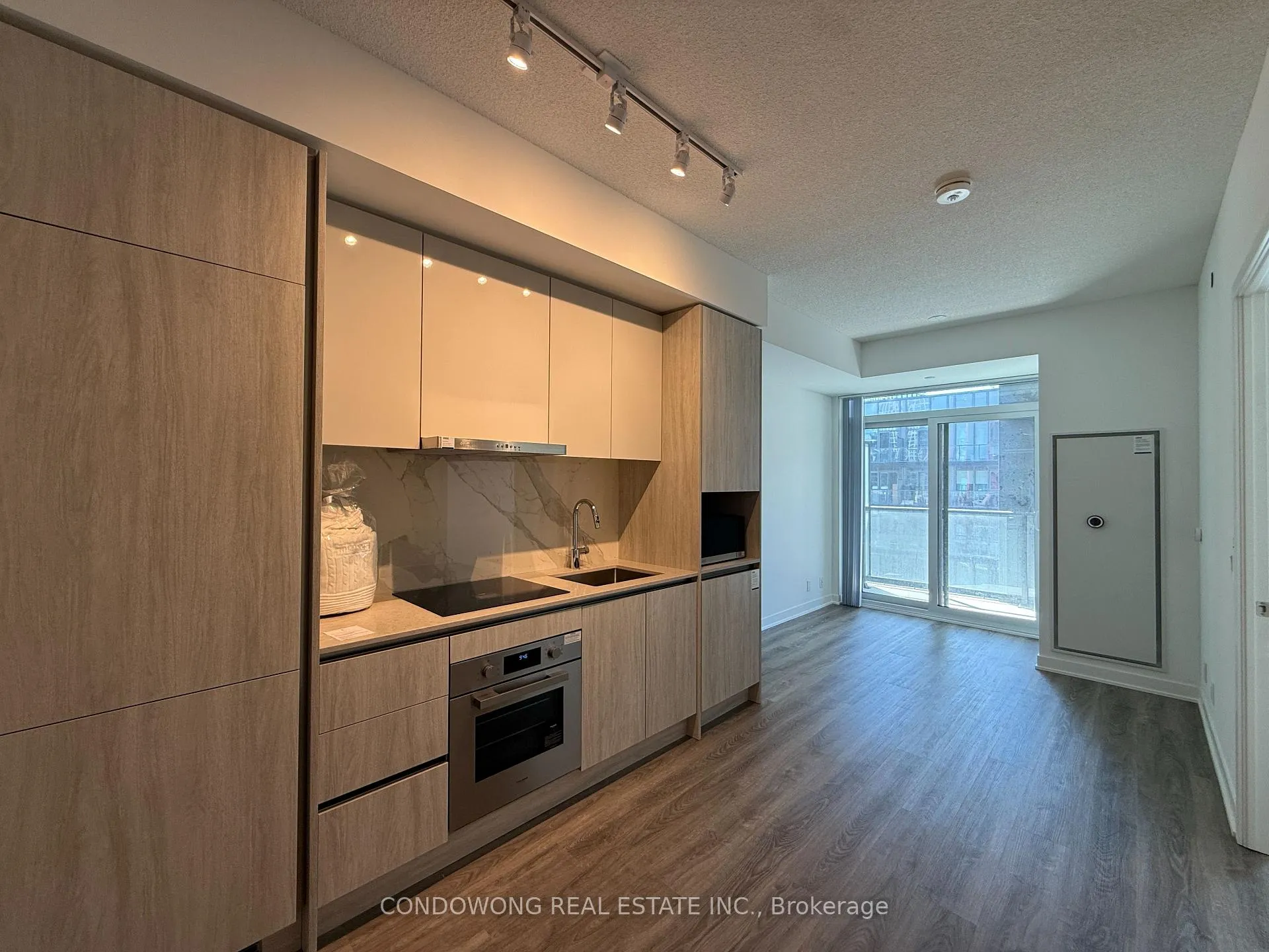 Photo 2 of Unit 1908, 180 Front Street E, Toronto, Moss Park — HOMEH