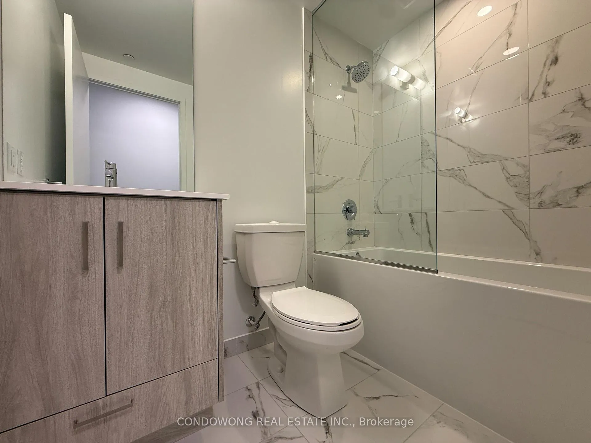 Photo 9 of Unit 1908, 180 Front Street E, Toronto, Moss Park — HOMEH