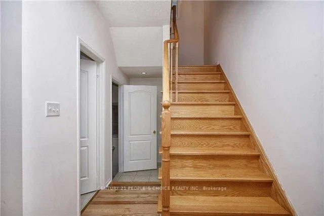 Photo 11 of 1719 Gower Drive, Oshawa, Taunton — HOMEH
