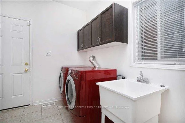 Photo 17 of 1719 Gower Drive, Oshawa, Taunton — HOMEH