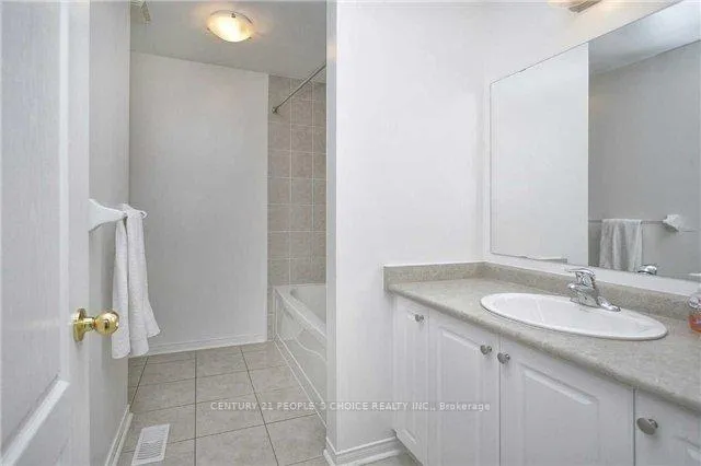 Photo 19 of 1719 Gower Drive, Oshawa, Taunton — HOMEH
