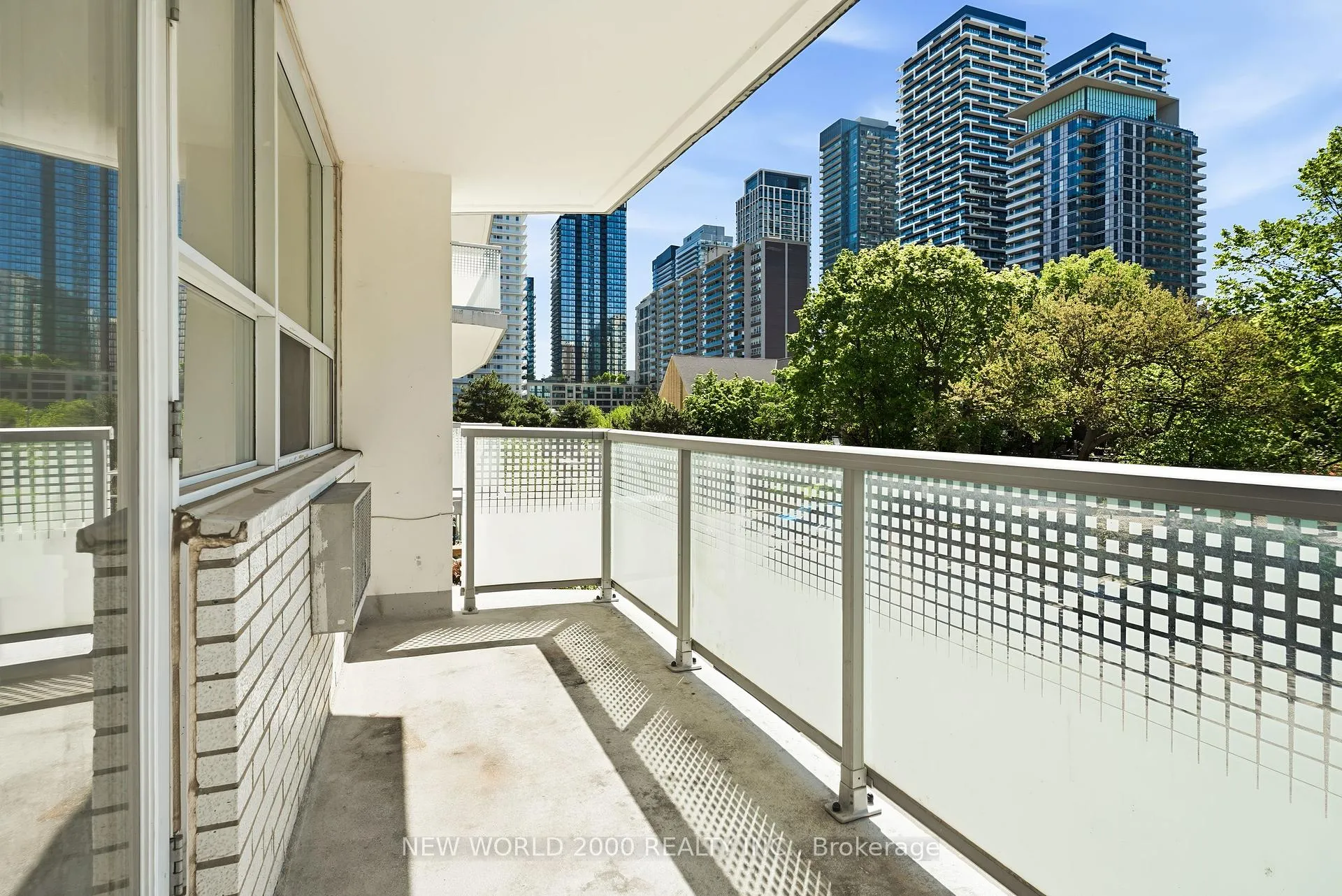 Photo 7 of Unit 308, 33 Erskine Avenue, Toronto, Mount Pleasant West — HOMEH