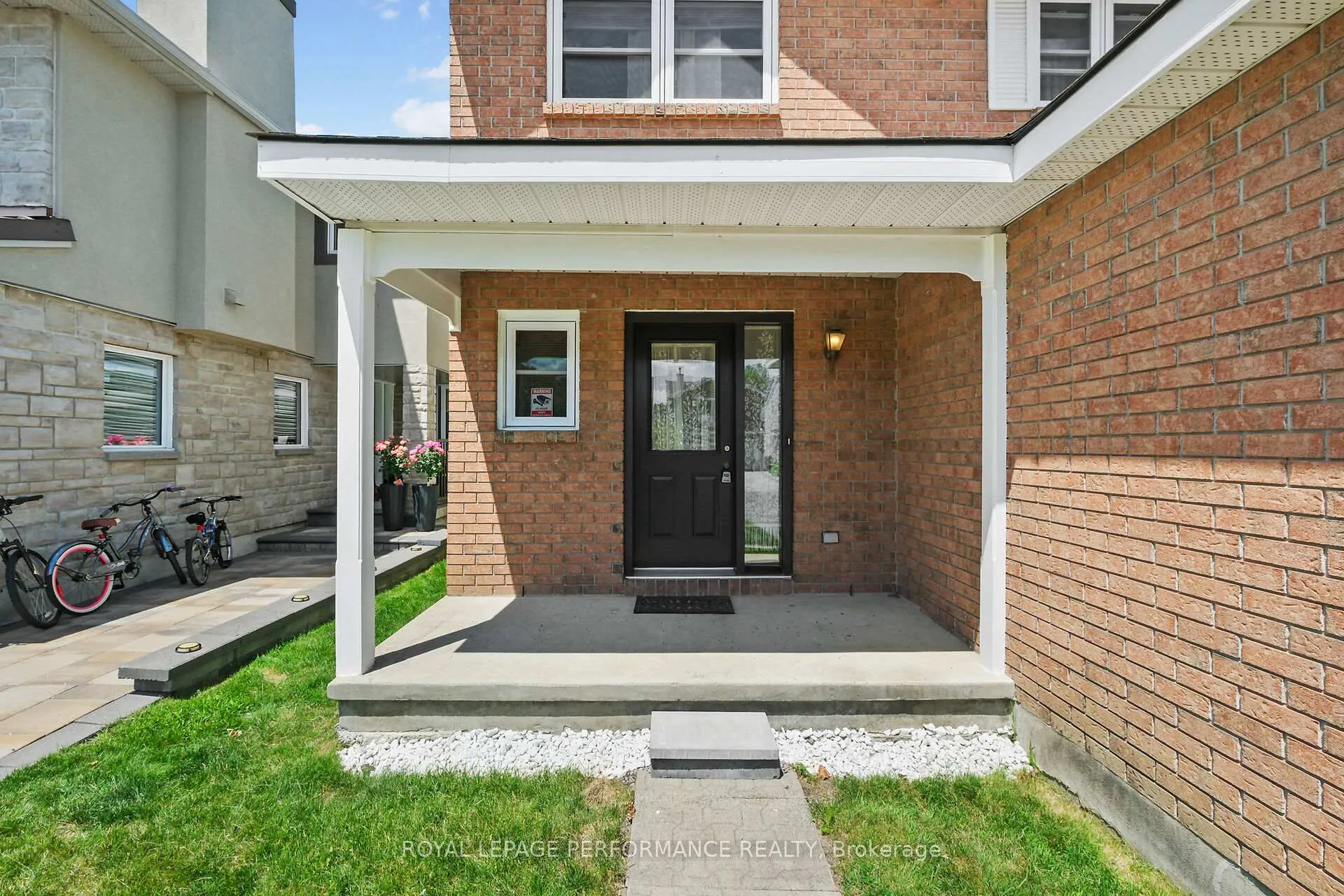 Photo 2 of 9 Saddle Crescent, Ottawa, Hunt Club Park — HOMEH