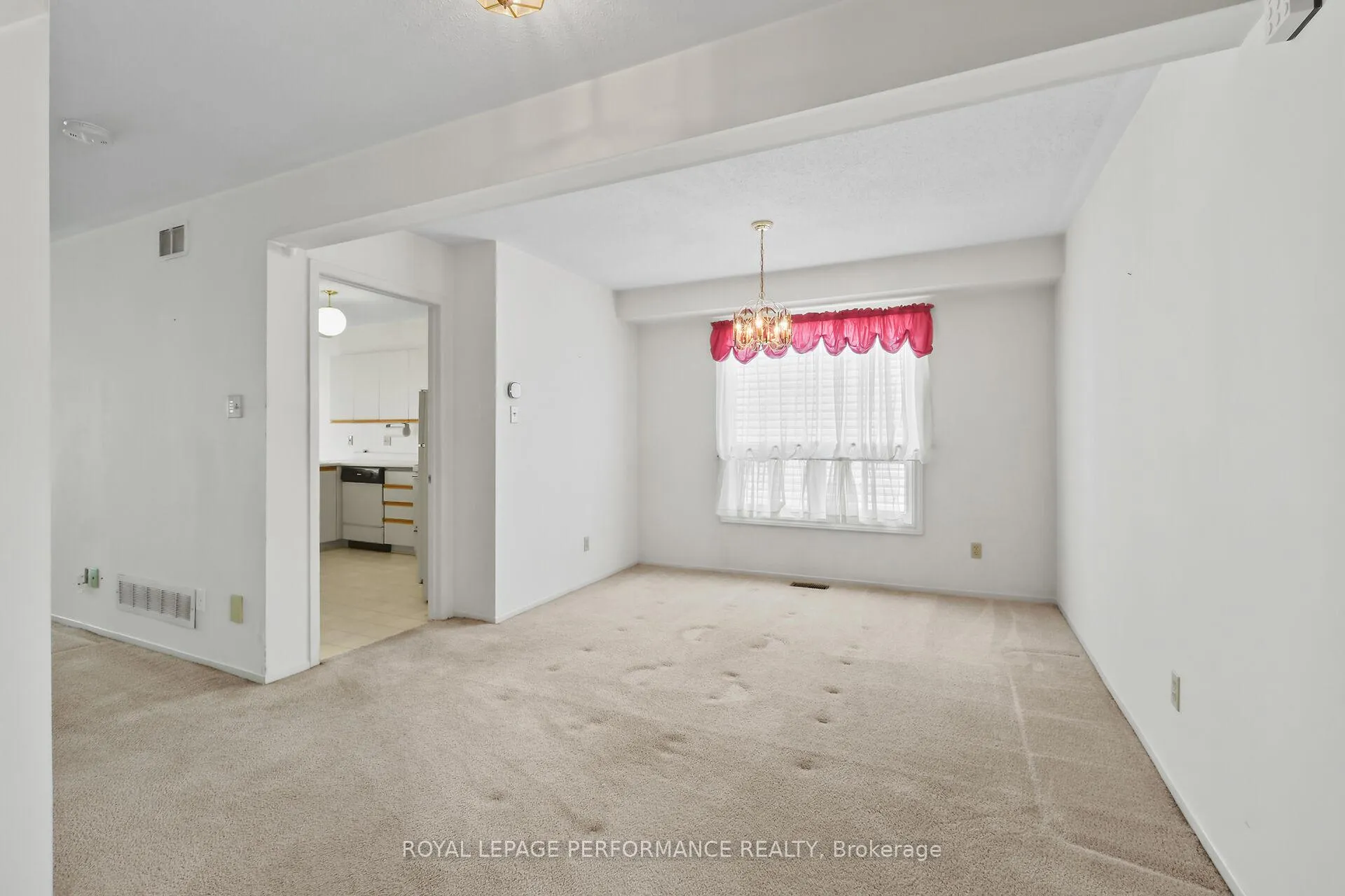 Photo 5 of 9 Saddle Crescent, Ottawa, Hunt Club Park — HOMEH