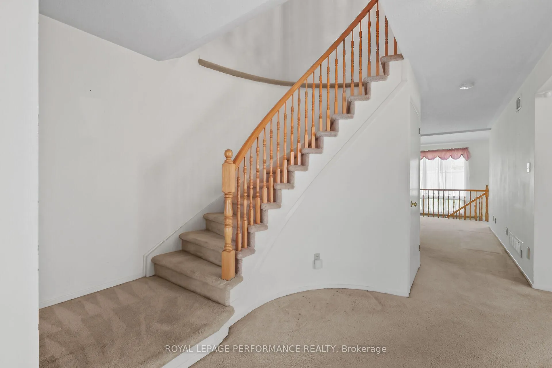 Photo 15 of 9 Saddle Crescent, Ottawa, Hunt Club Park — HOMEH