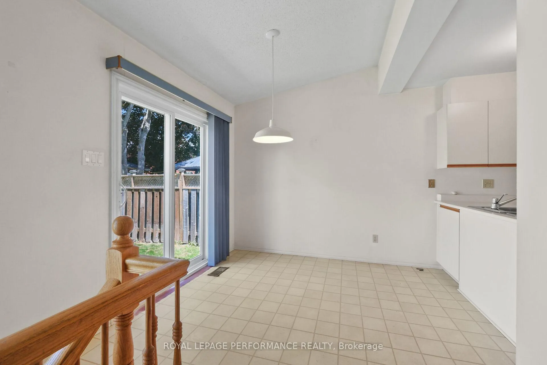 Photo 18 of 9 Saddle Crescent, Ottawa, Hunt Club Park — HOMEH