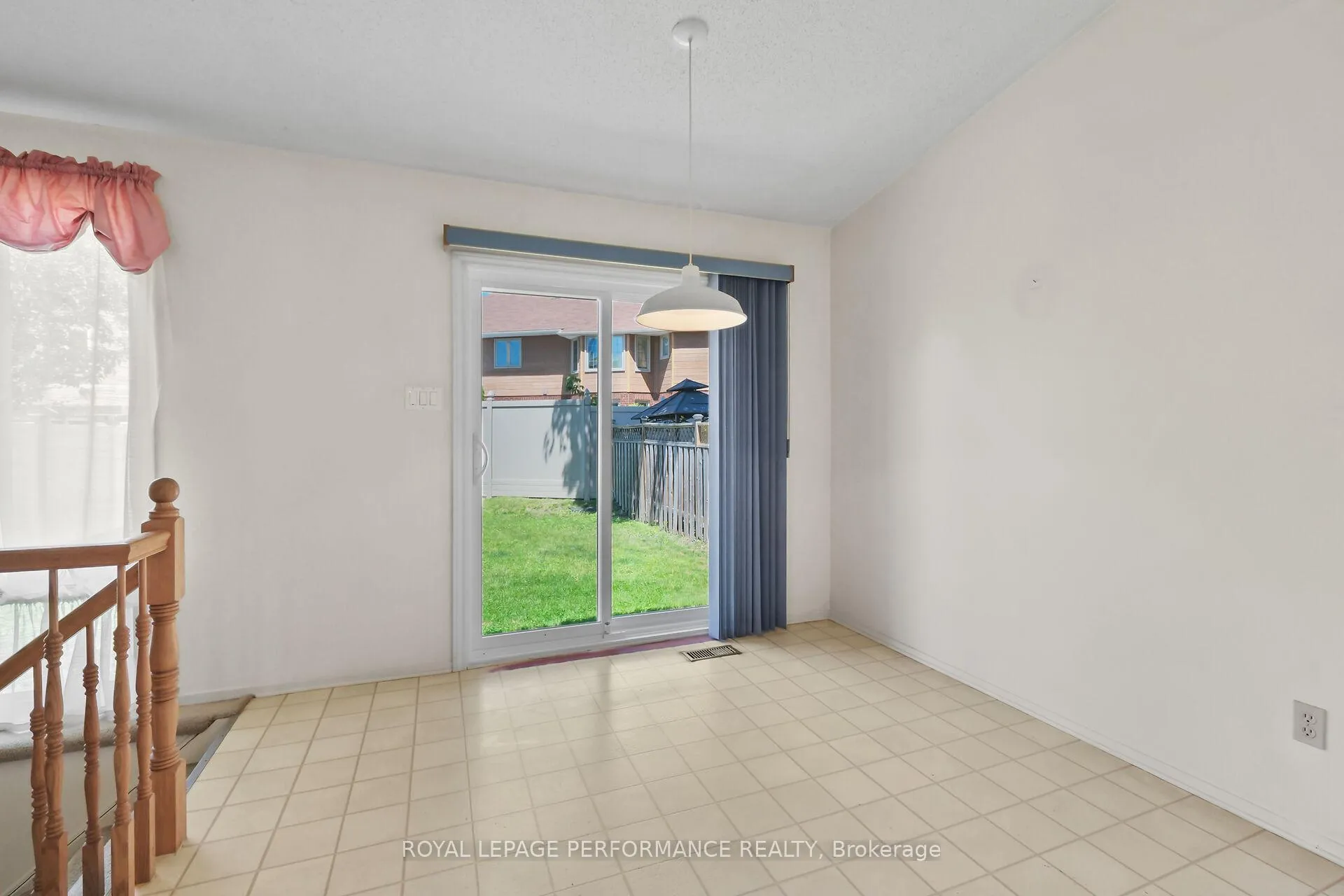Photo 19 of 9 Saddle Crescent, Ottawa, Hunt Club Park — HOMEH
