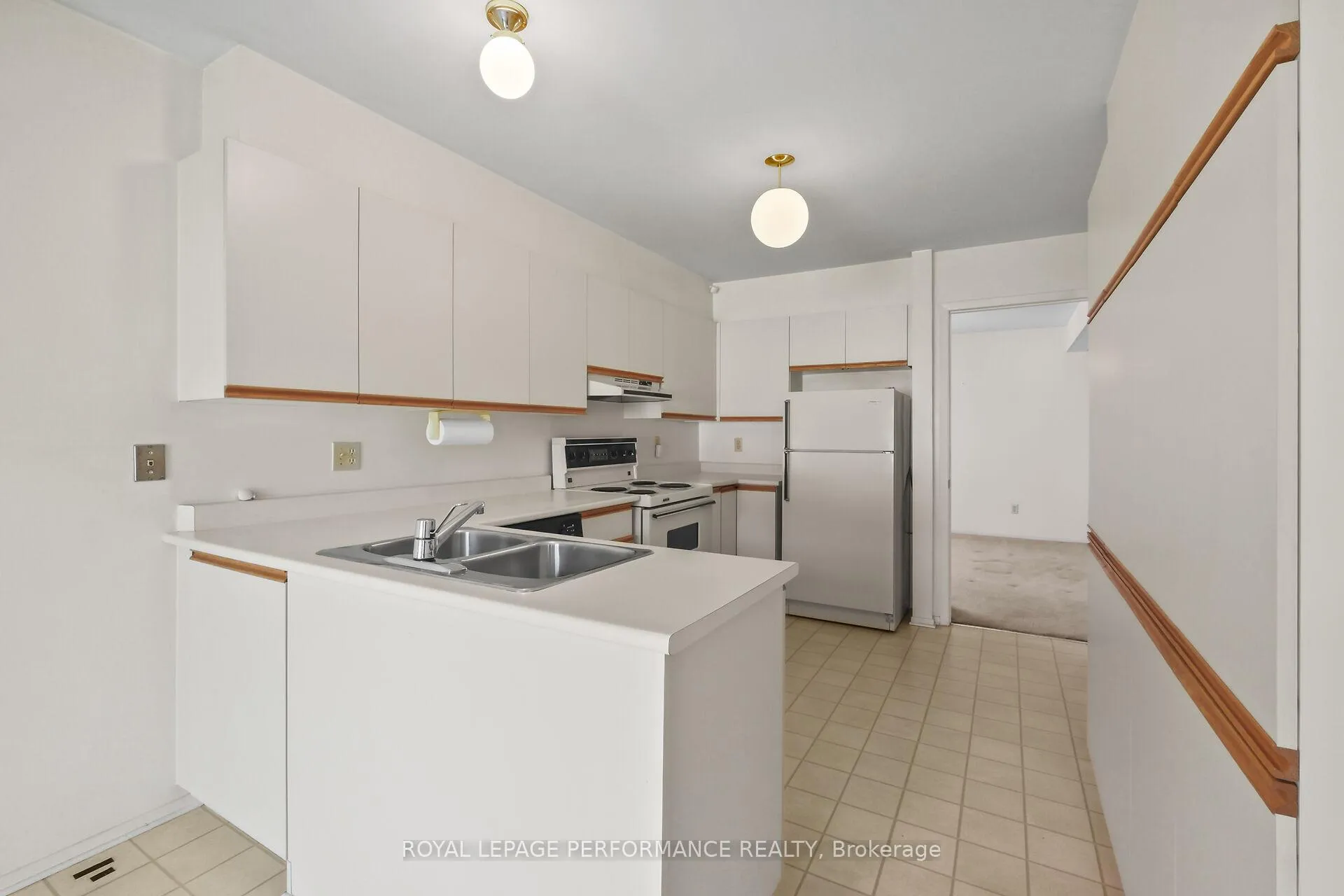 Photo 21 of 9 Saddle Crescent, Ottawa, Hunt Club Park — HOMEH